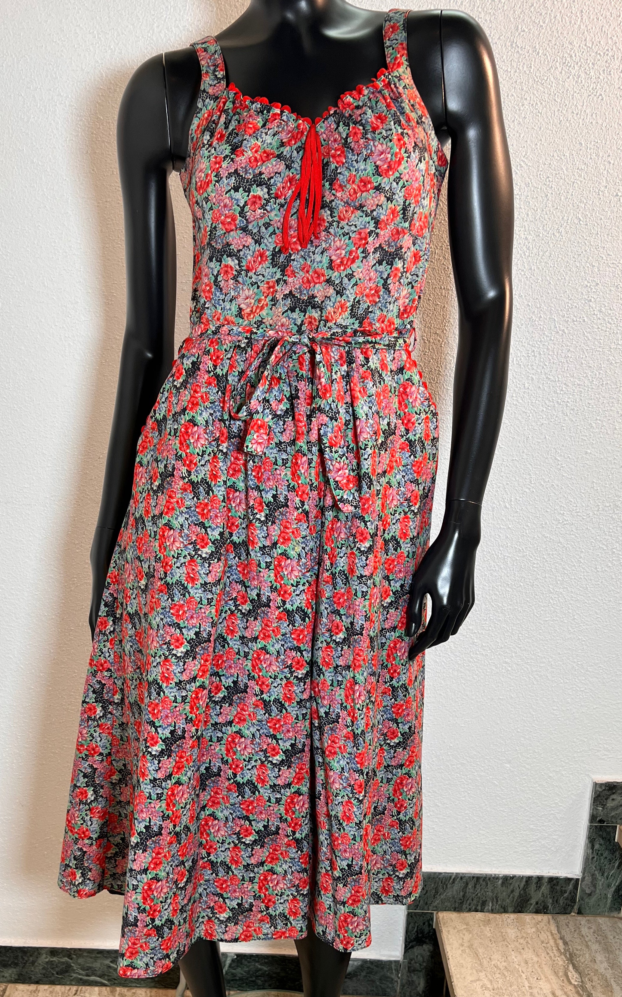Vintage 70s Betty Barclay Flower Dress