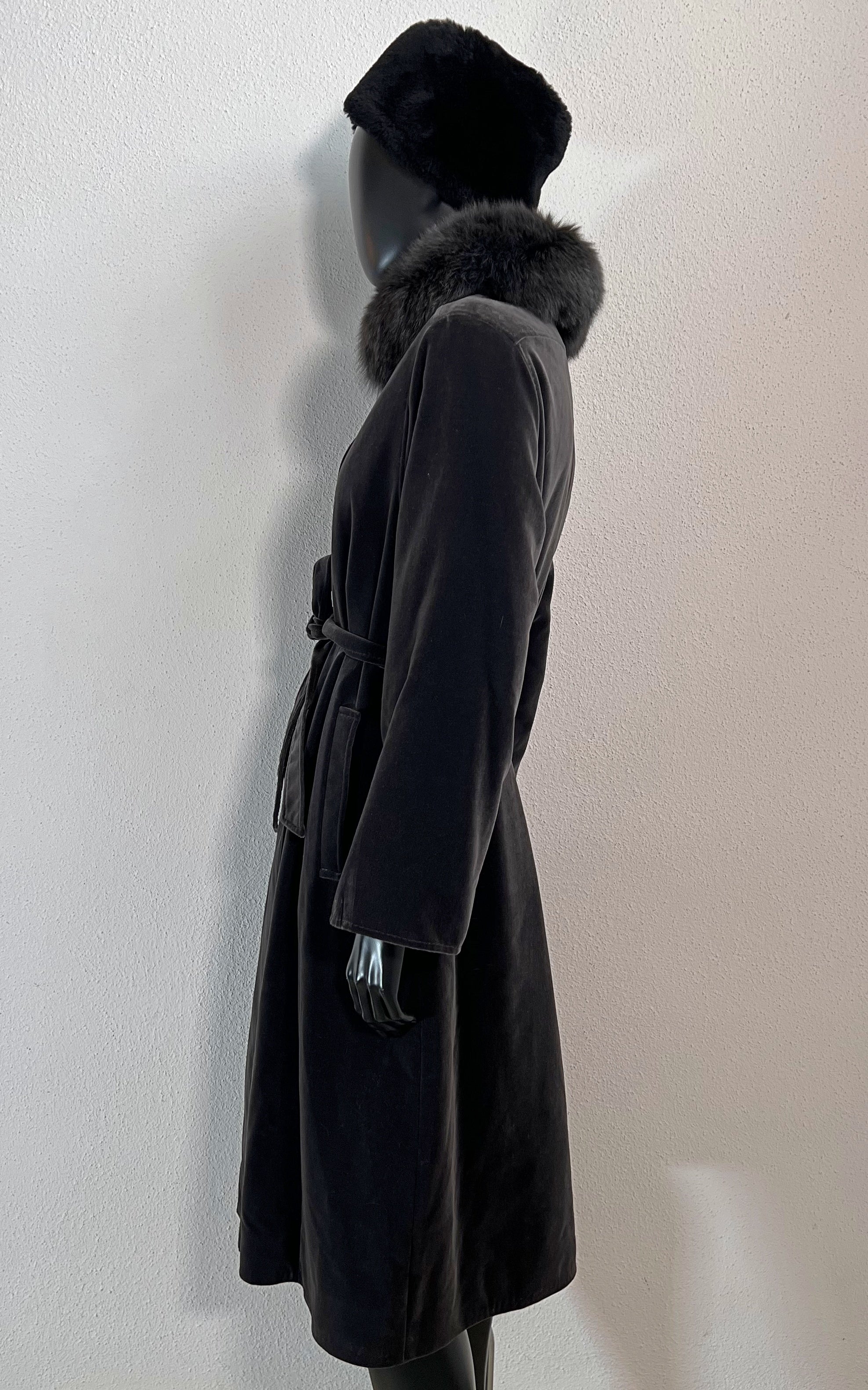 Vintage 70s Darkgrey Velvet Coat
