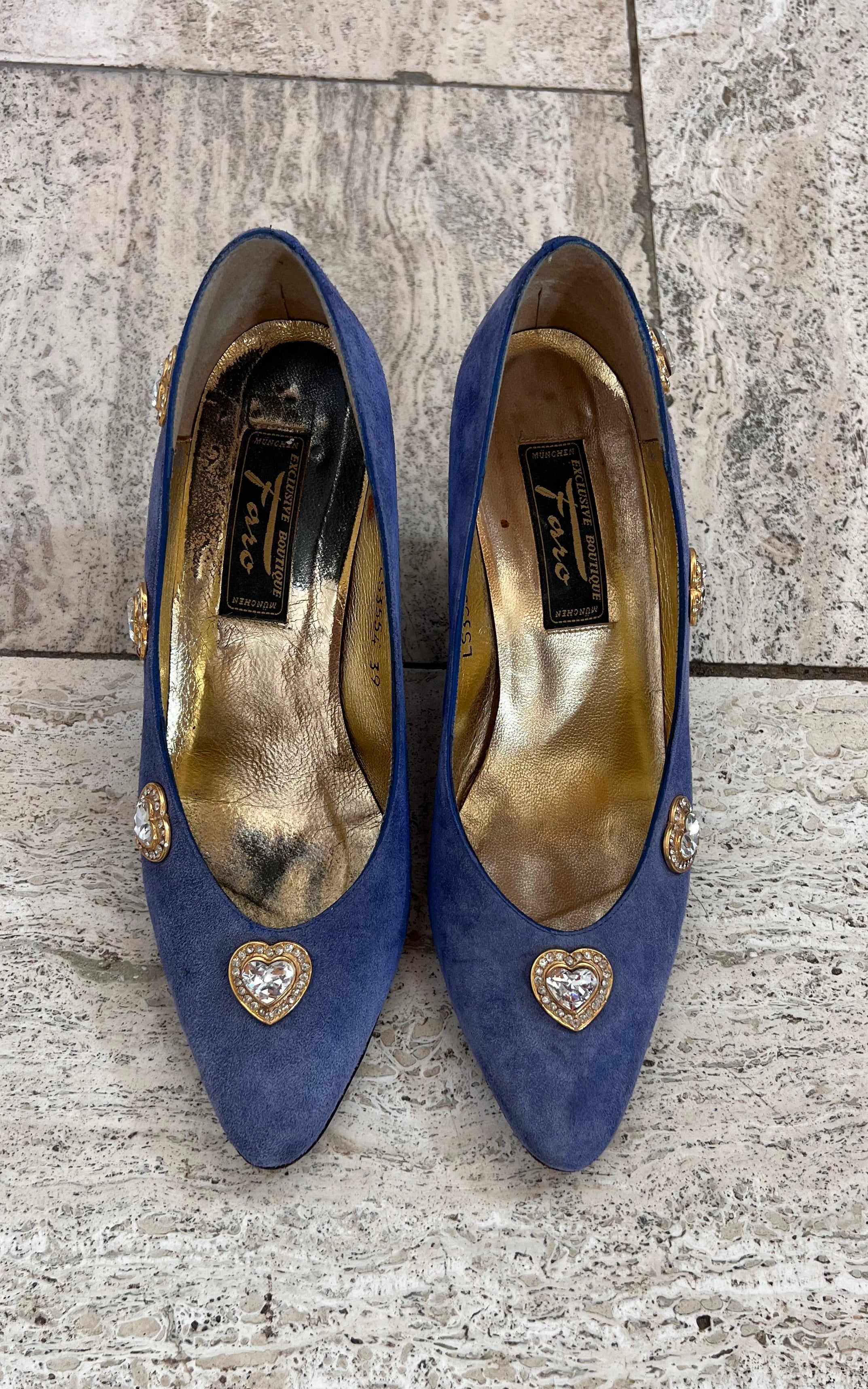 Vintage Suede Heart Wedges 39