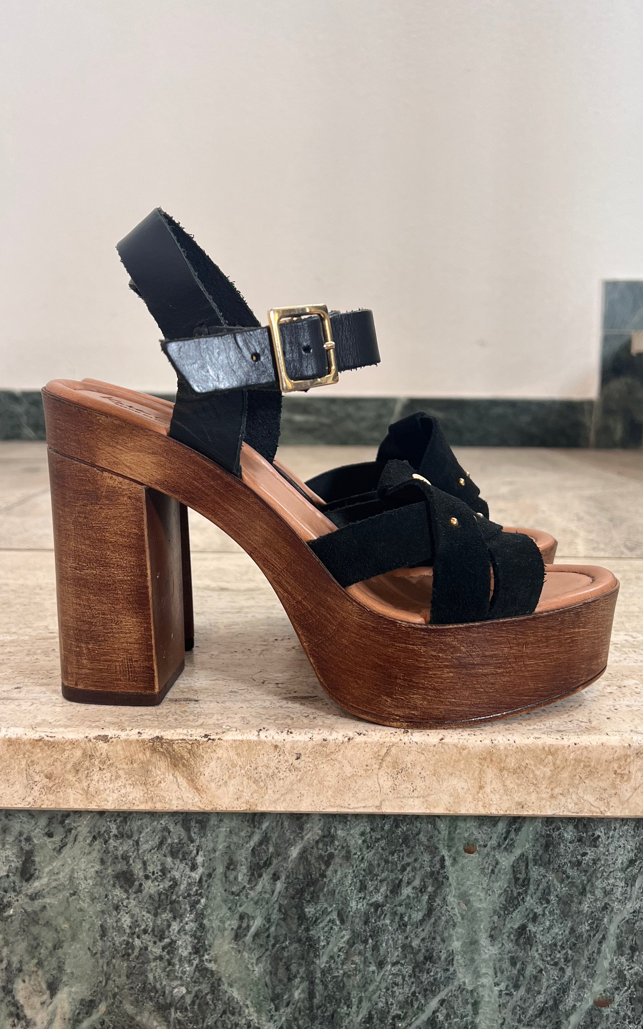 Secondhand Platform Clogs 39