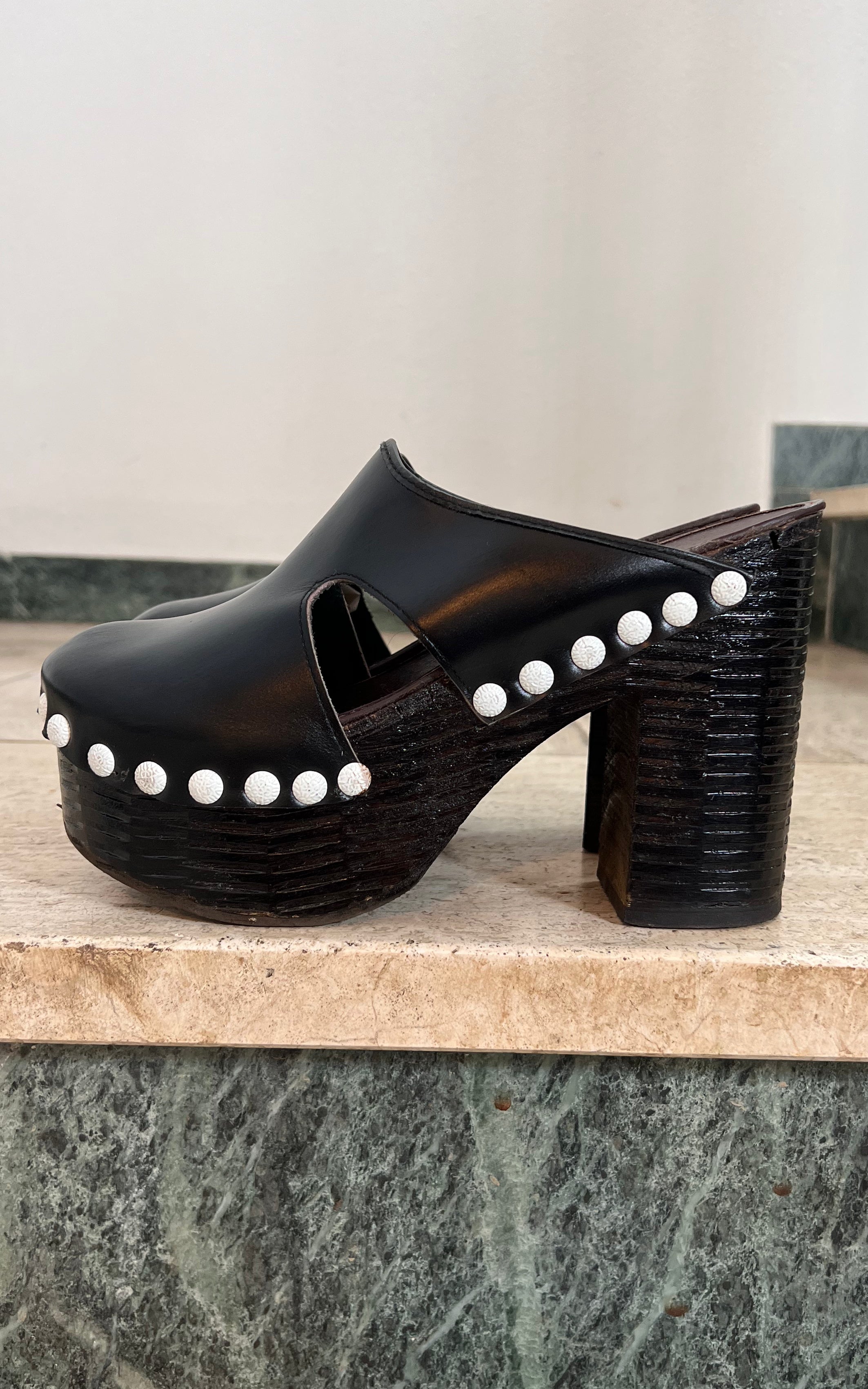 Vintage 70s Clogs 37