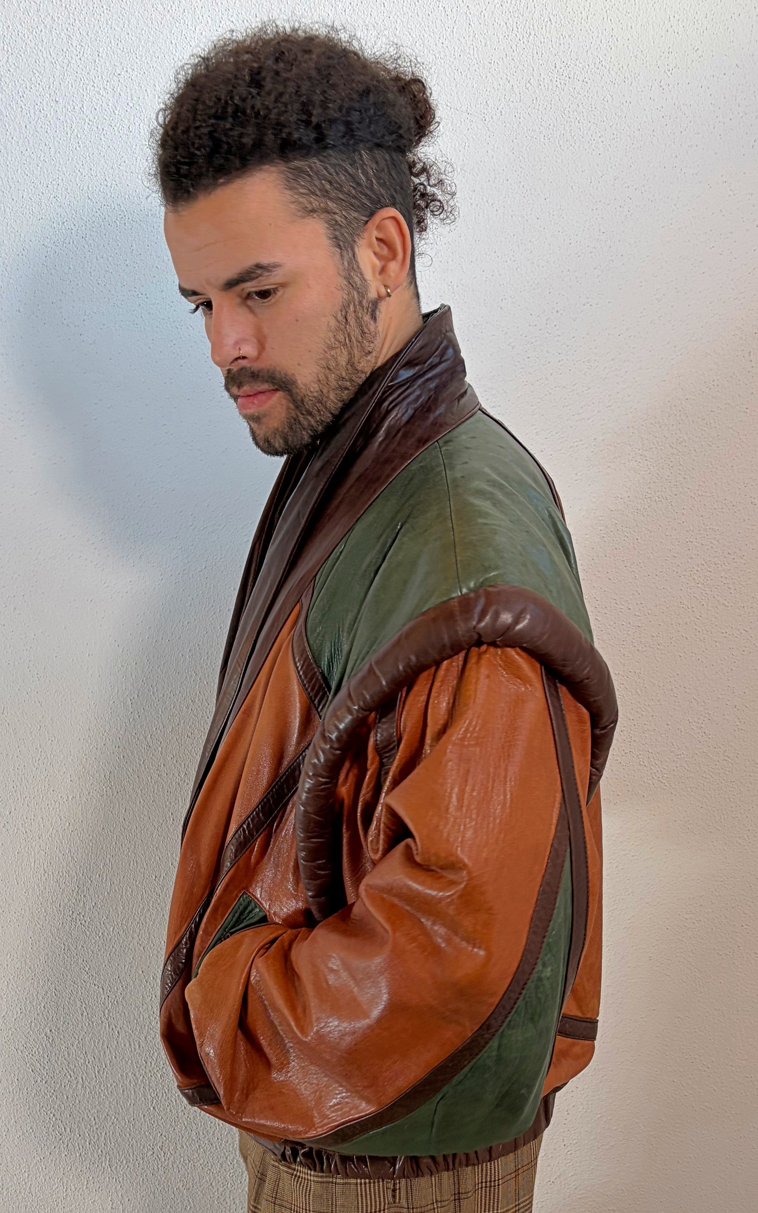 Vintage MENS Leather Bomber Jacket