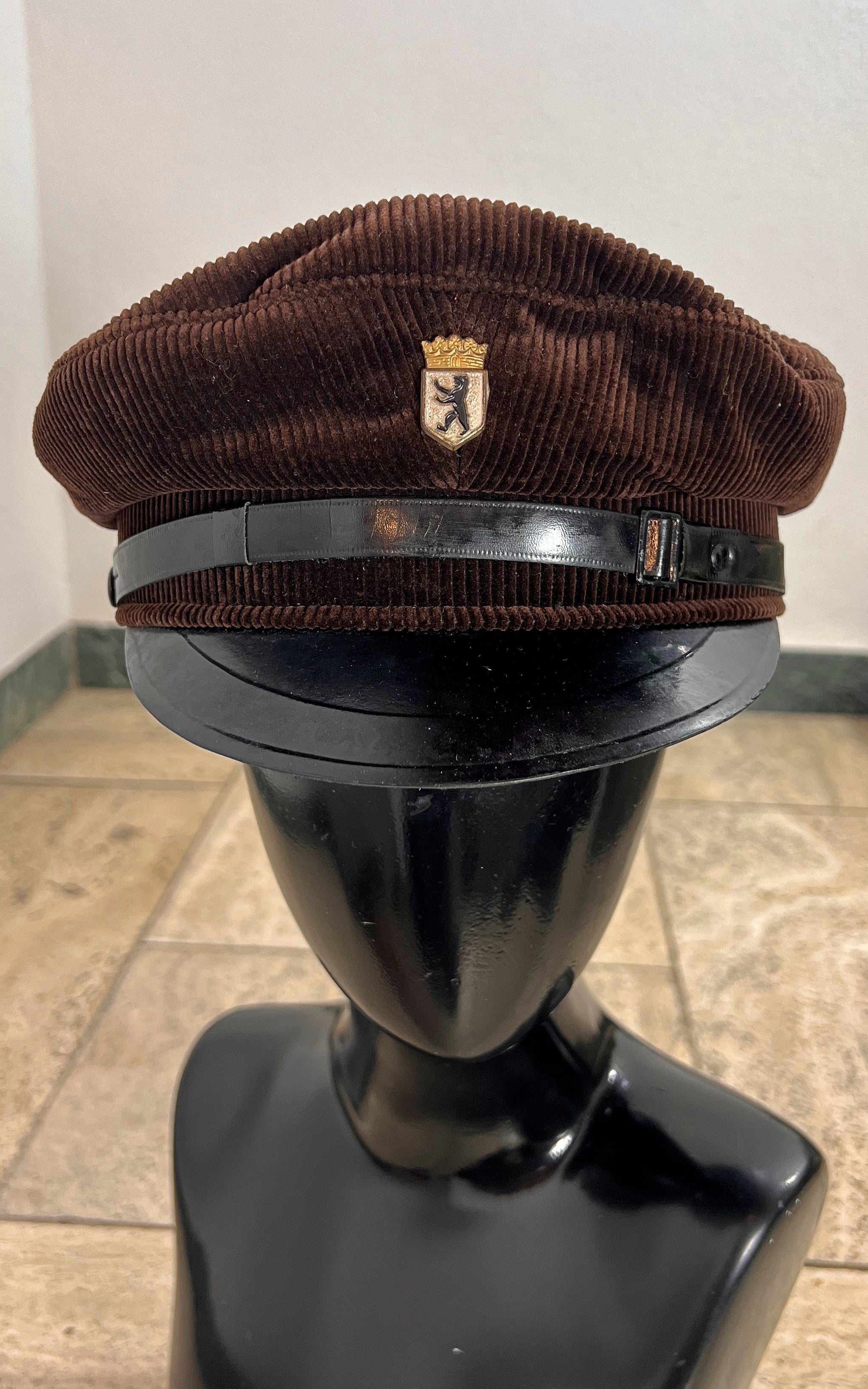 Vintage Corduroy Berlin Bär Hat