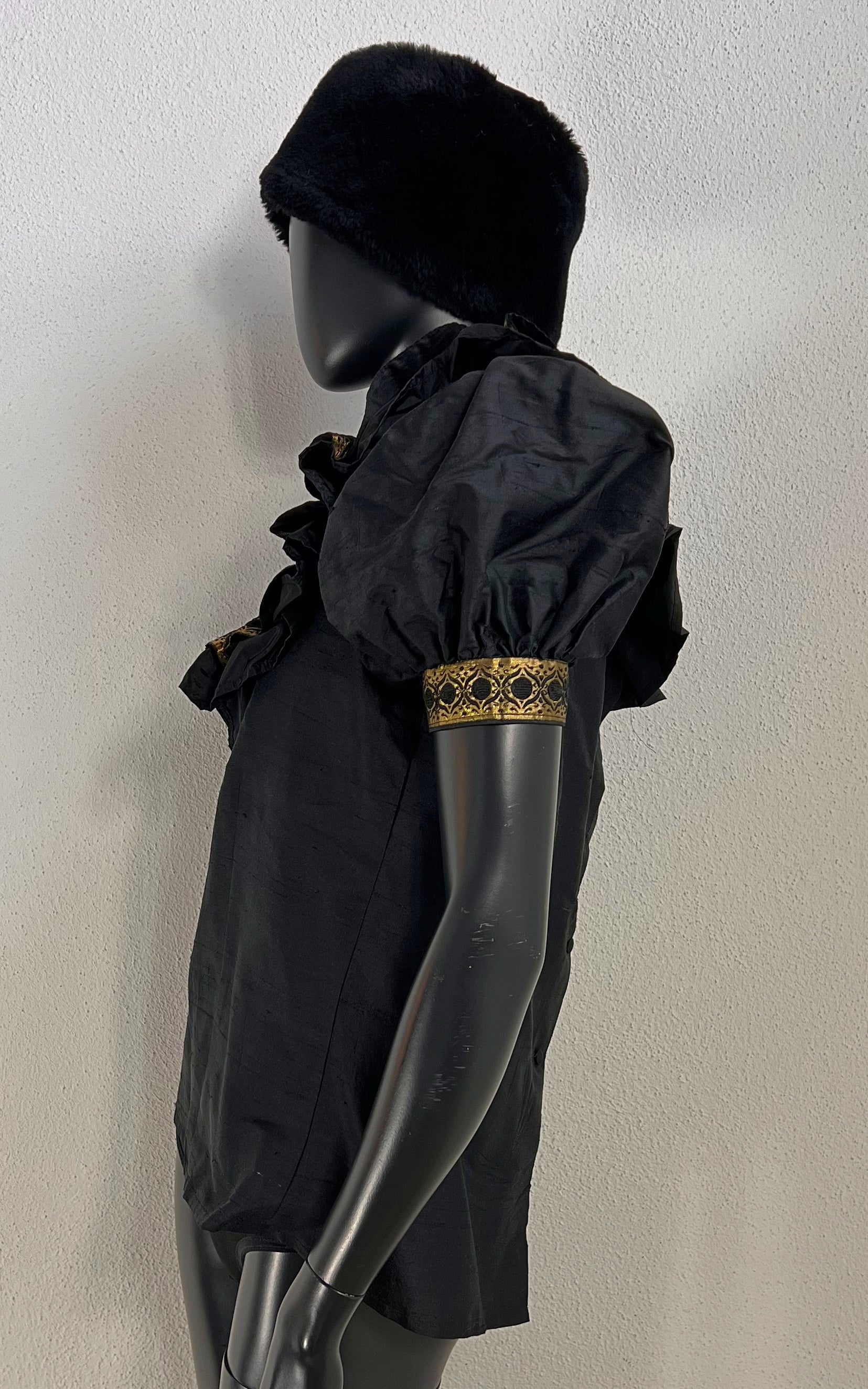 Vintage Volant Silk Blouse ''Die schöne Münchnerin''