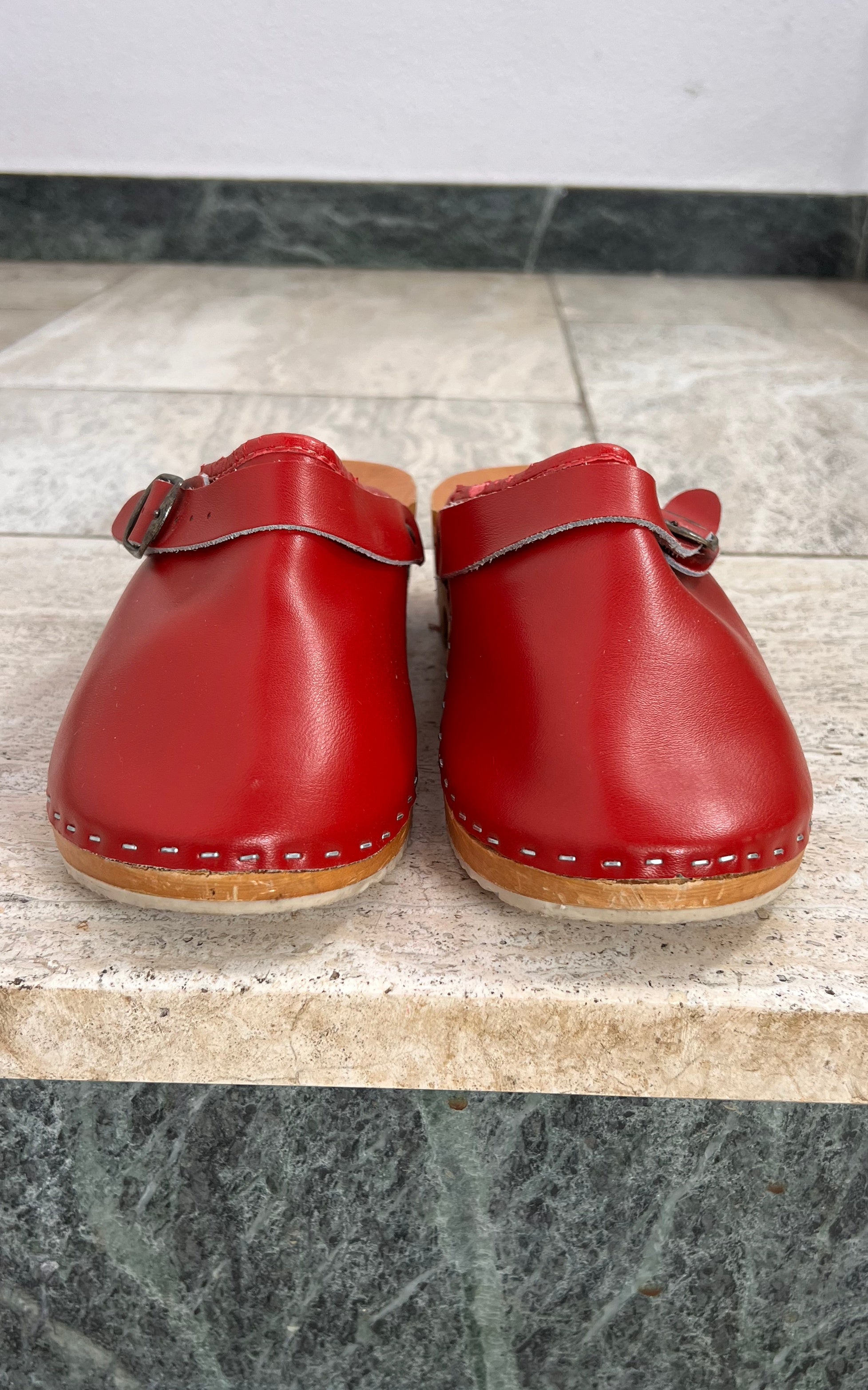 Vintage Red 70s Clogs 41