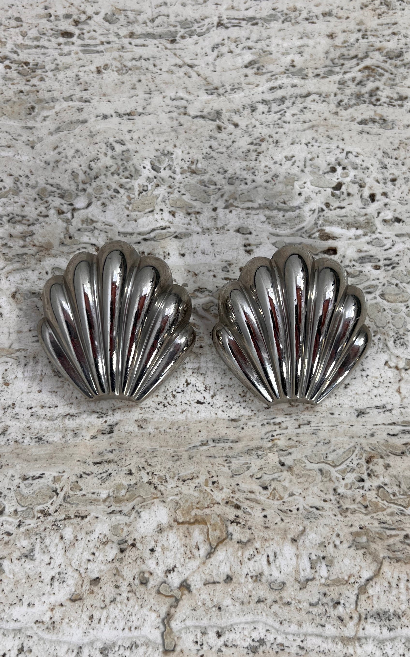 Vintage Shell 90s Clip Ons