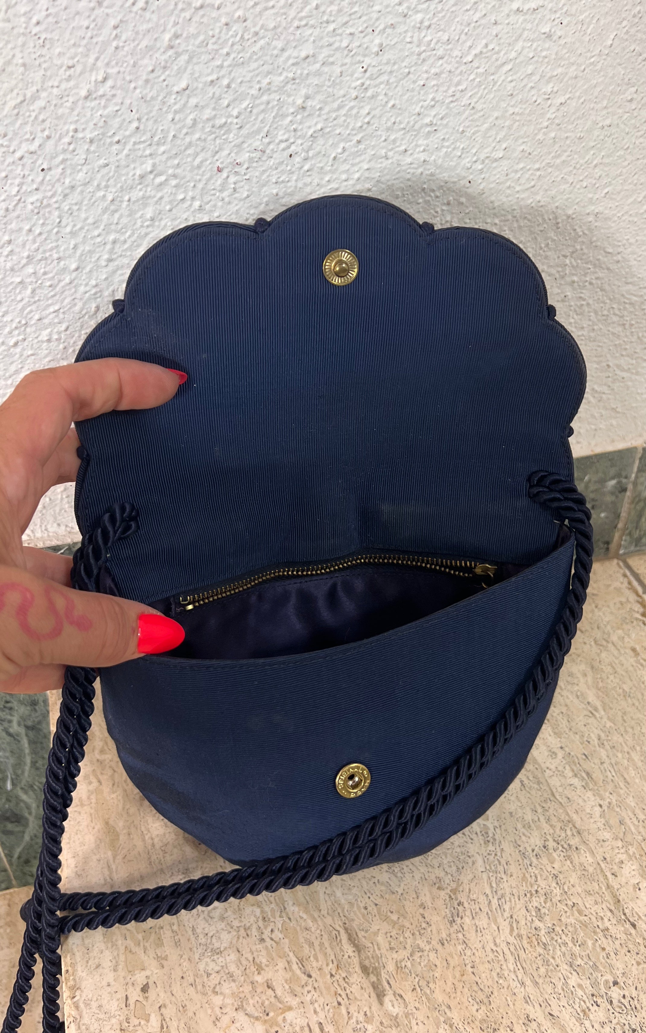 Vintage Darkblue Scallop Bag