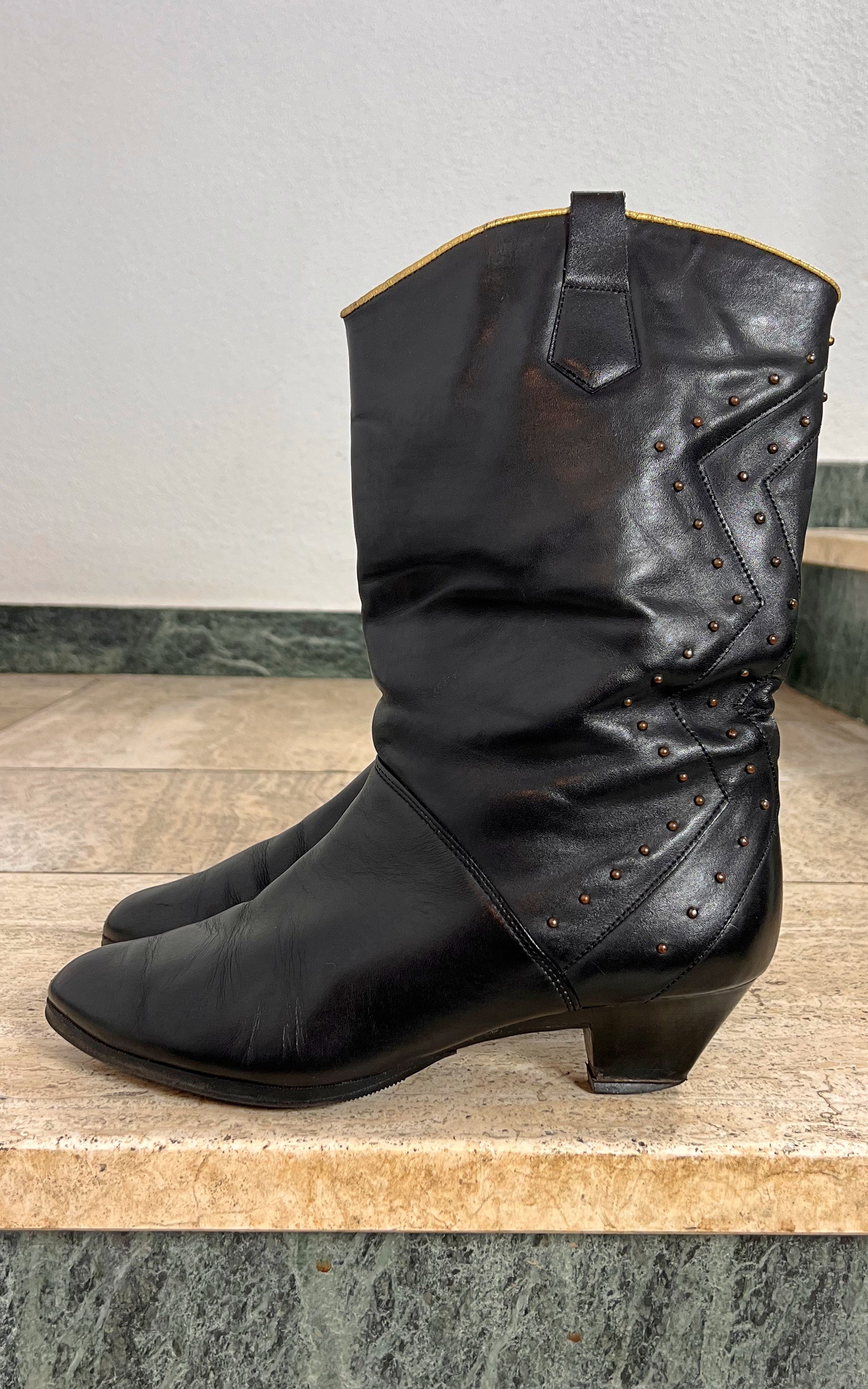 Vintage Boots with Studs 40