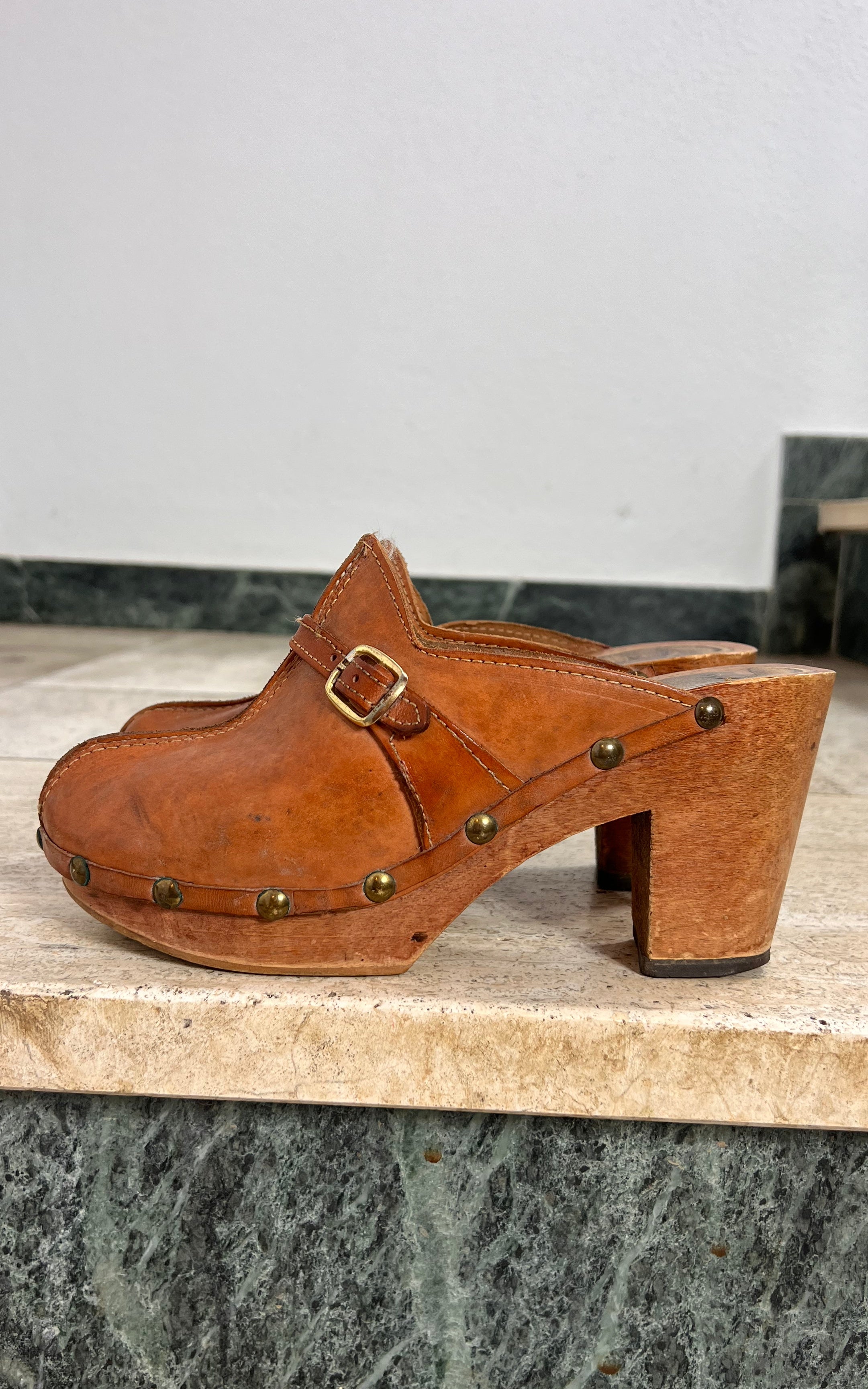 Vintage 70s Clogs 37