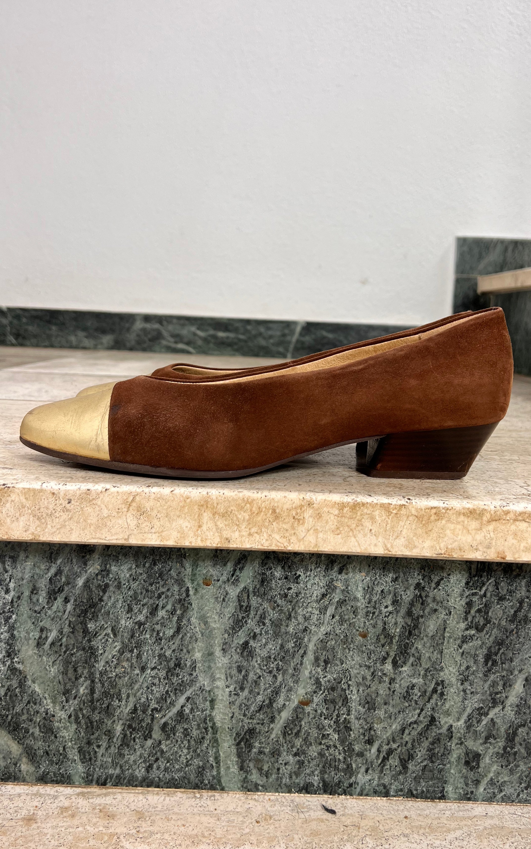 Vintage Two-Tone Leather Pumps 41