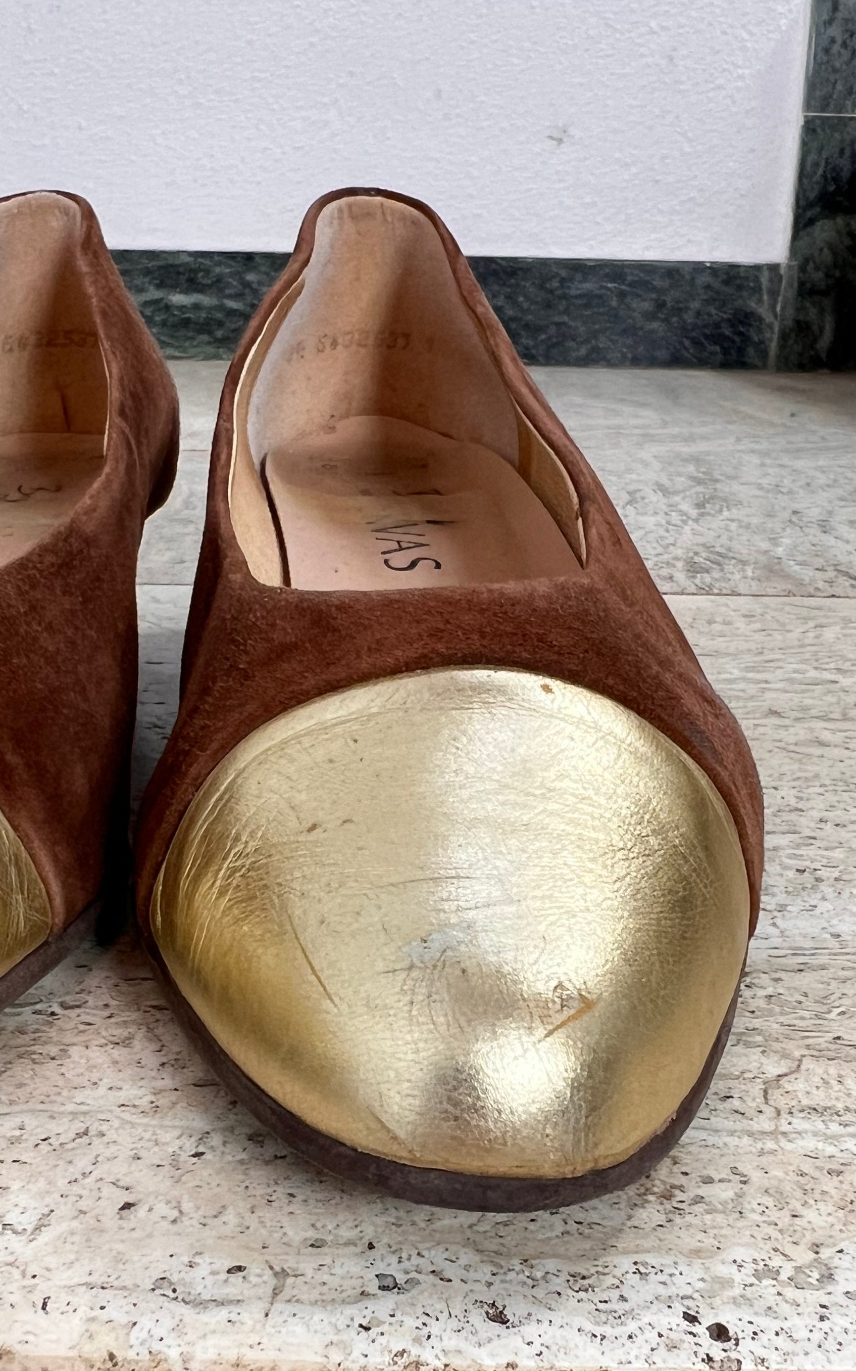 Vintage Two-Tone Leather Pumps 41