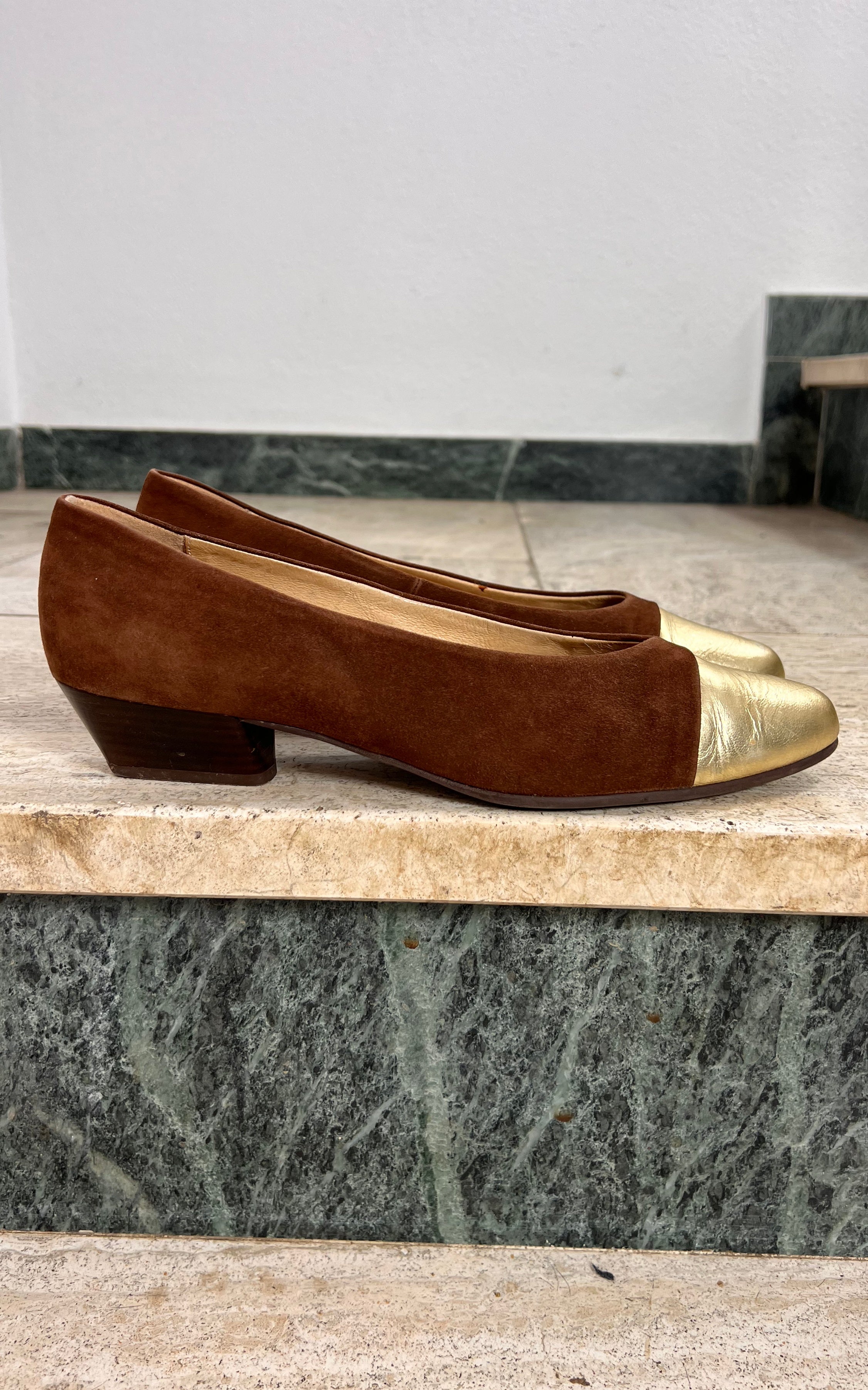 Vintage Two-Tone Leather Pumps 41