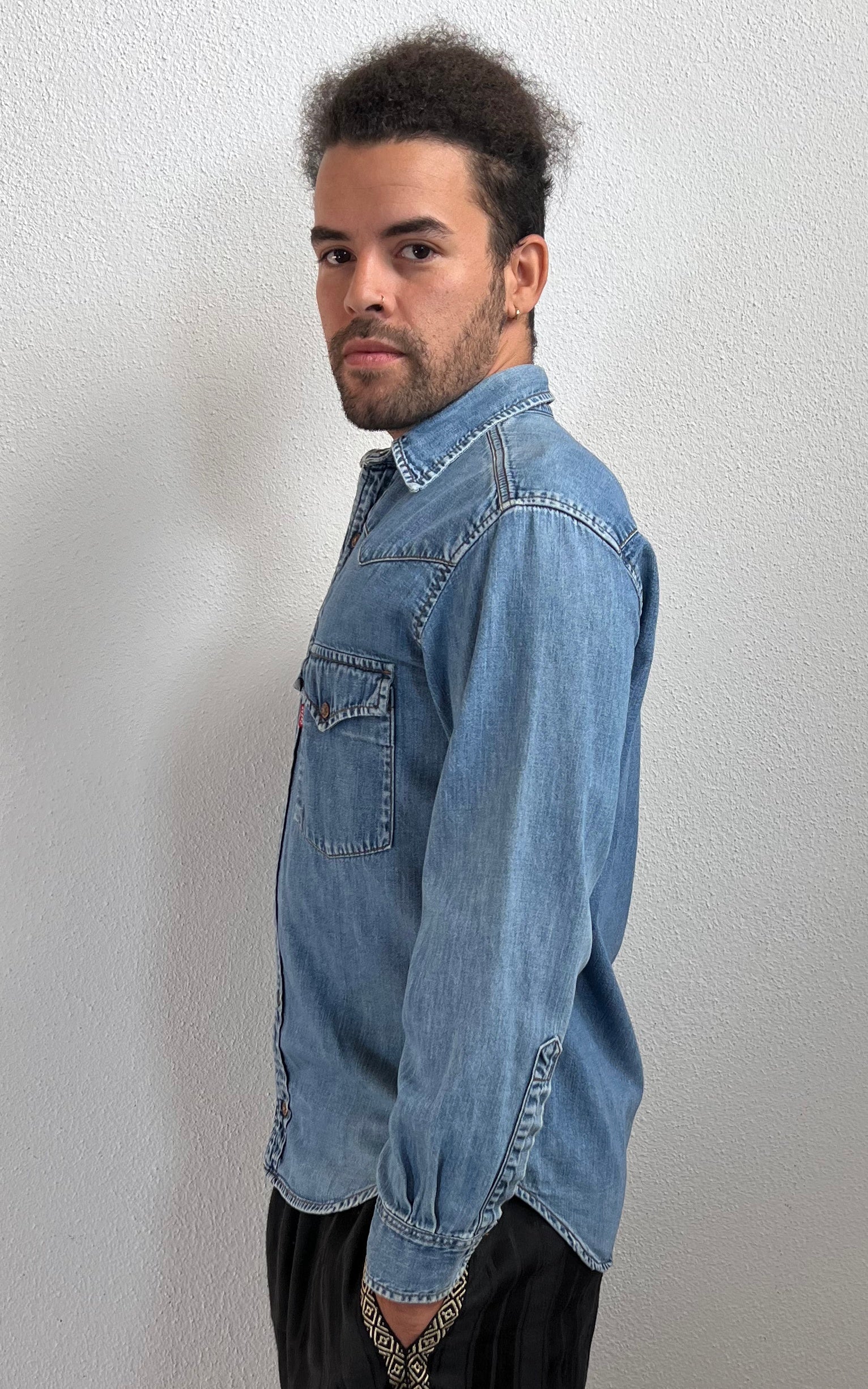 Vintage MENS Levis Denim Button Down Shirt