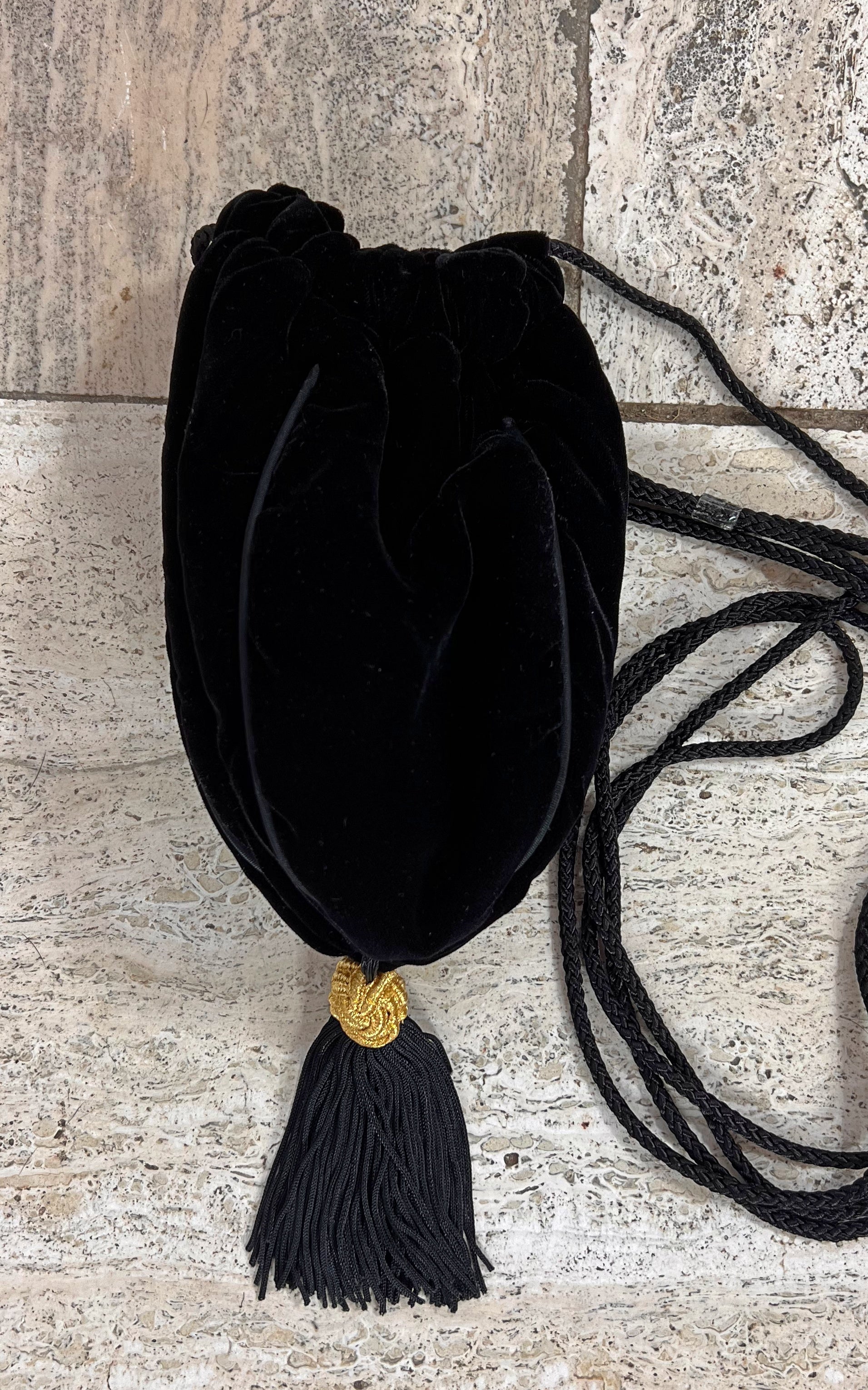 Vintage Pompadour Velvet Tassel Bag