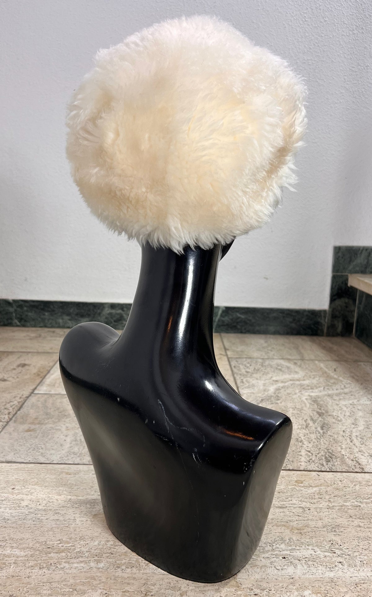 Vintage 70s Cream Shearling Hat – Made in Italy