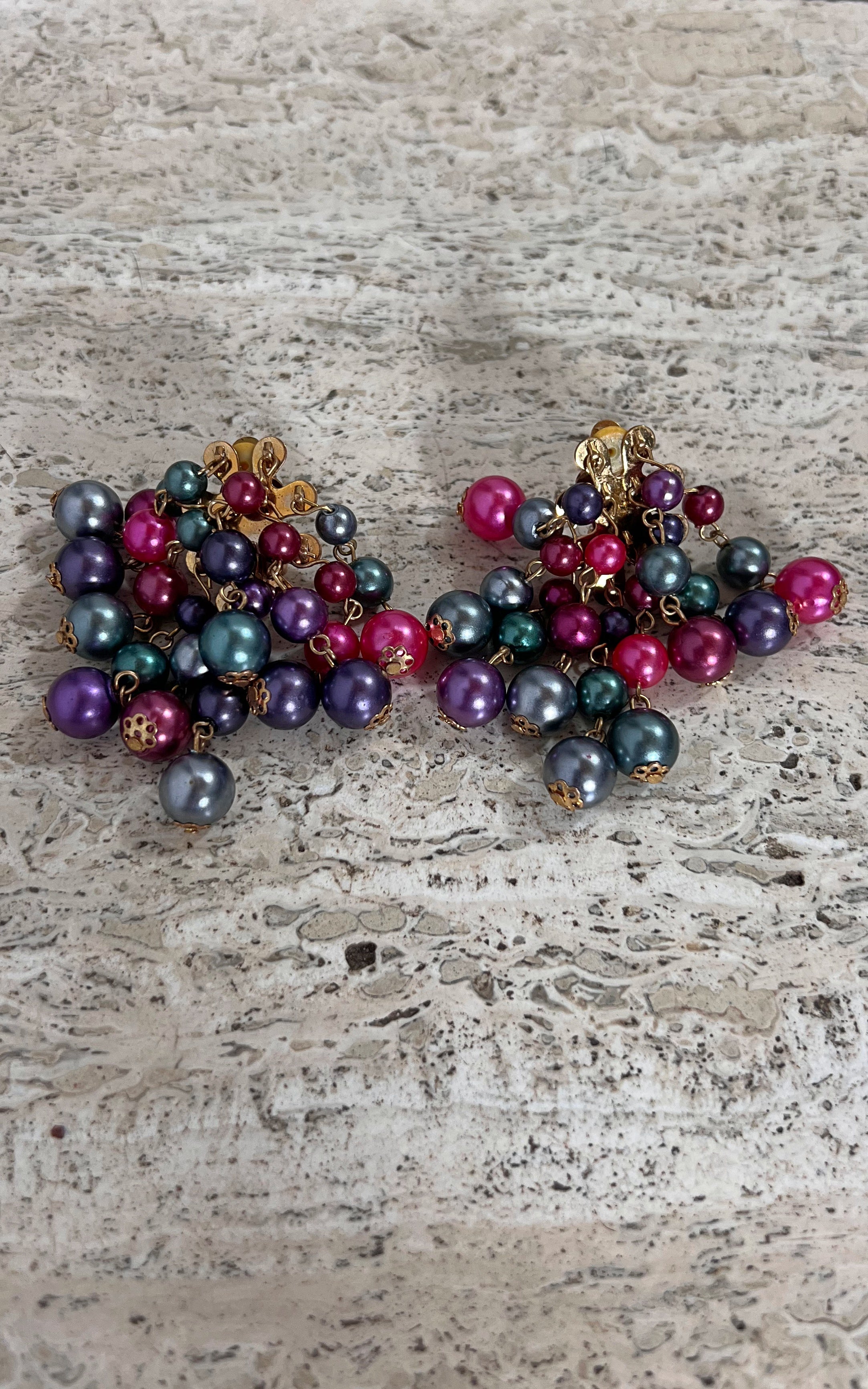 Vintage 90s Pearls Clip Ons