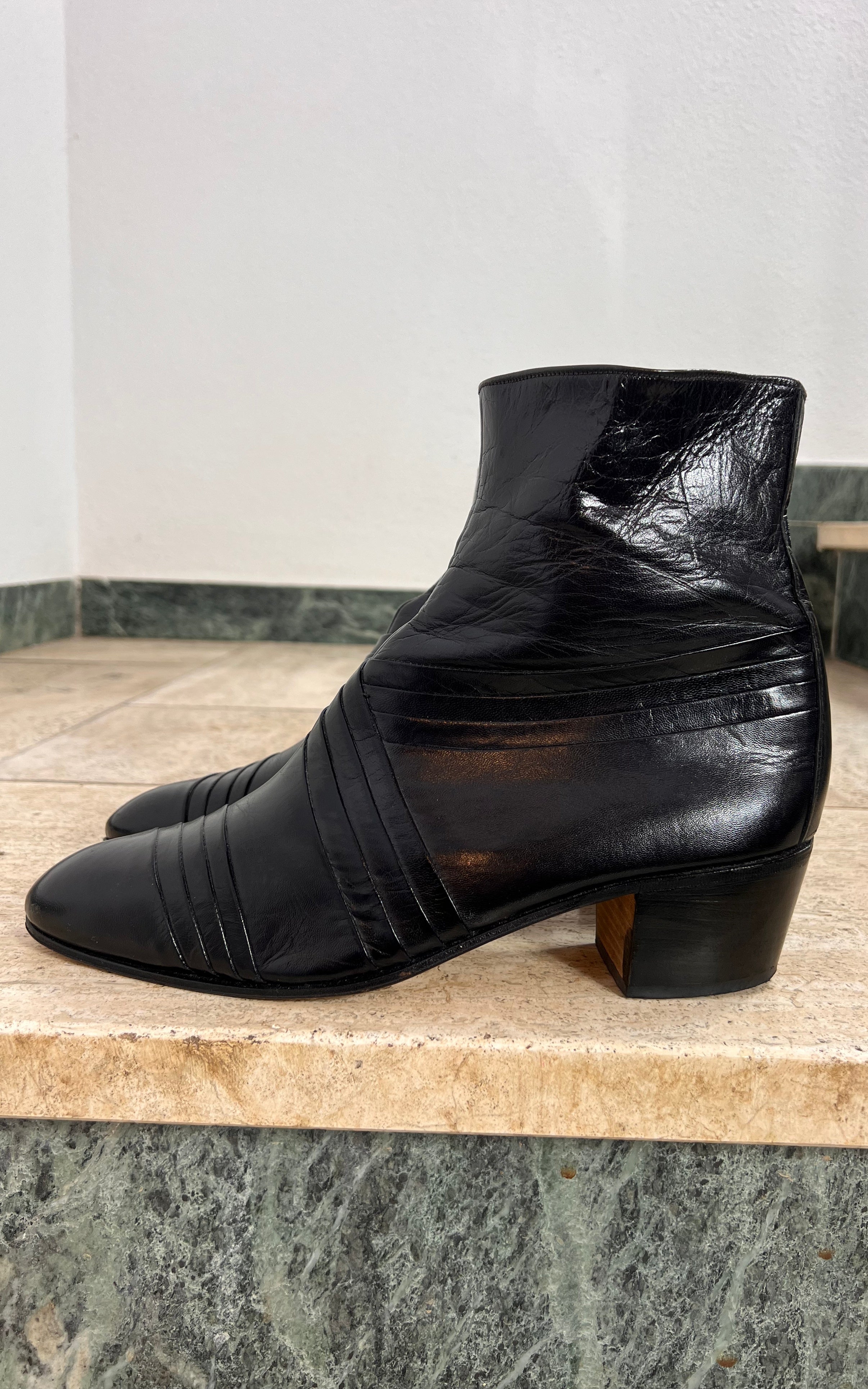 Vintage MENS Black Leather Ankle Boots 42