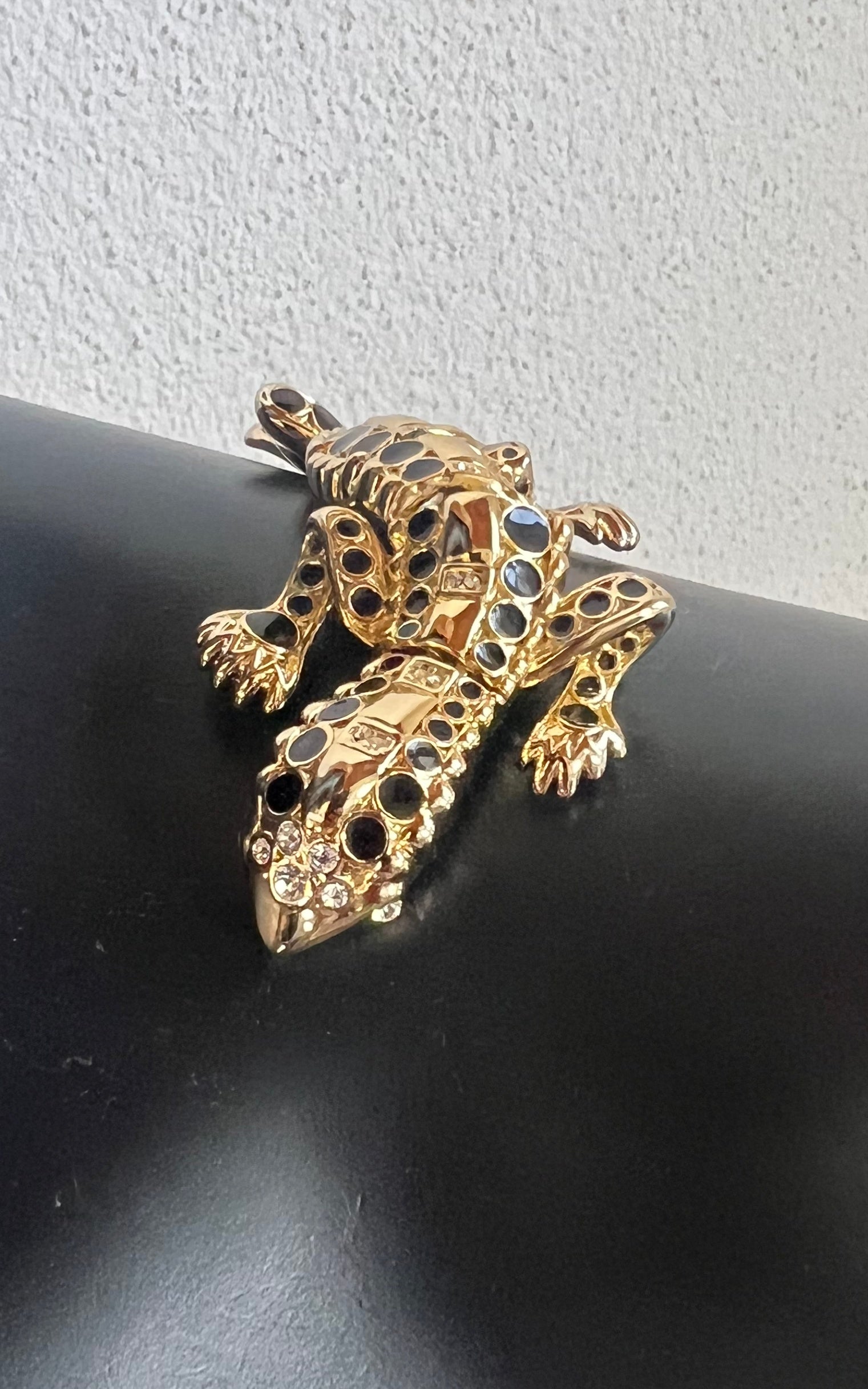 Vintage Salamander Shoulder Brooch