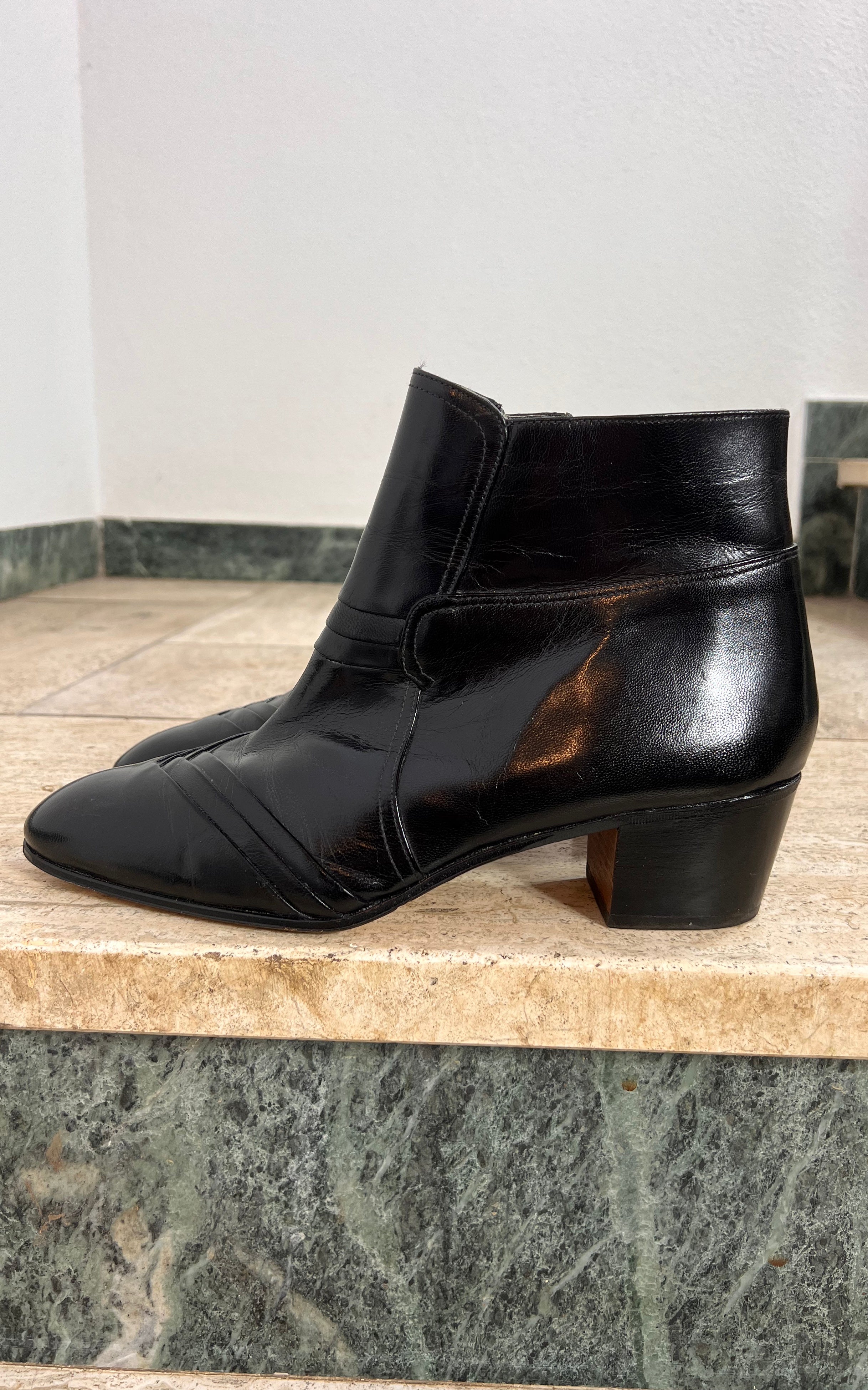 Vintage MENS Black Leather Ankle Boots 42