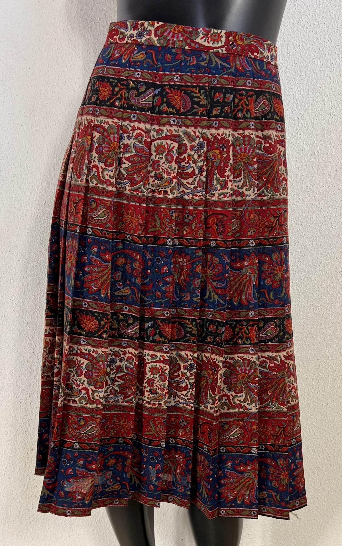 Vintage Pleated Midi Skirt with Ornate Paisley Floral Print