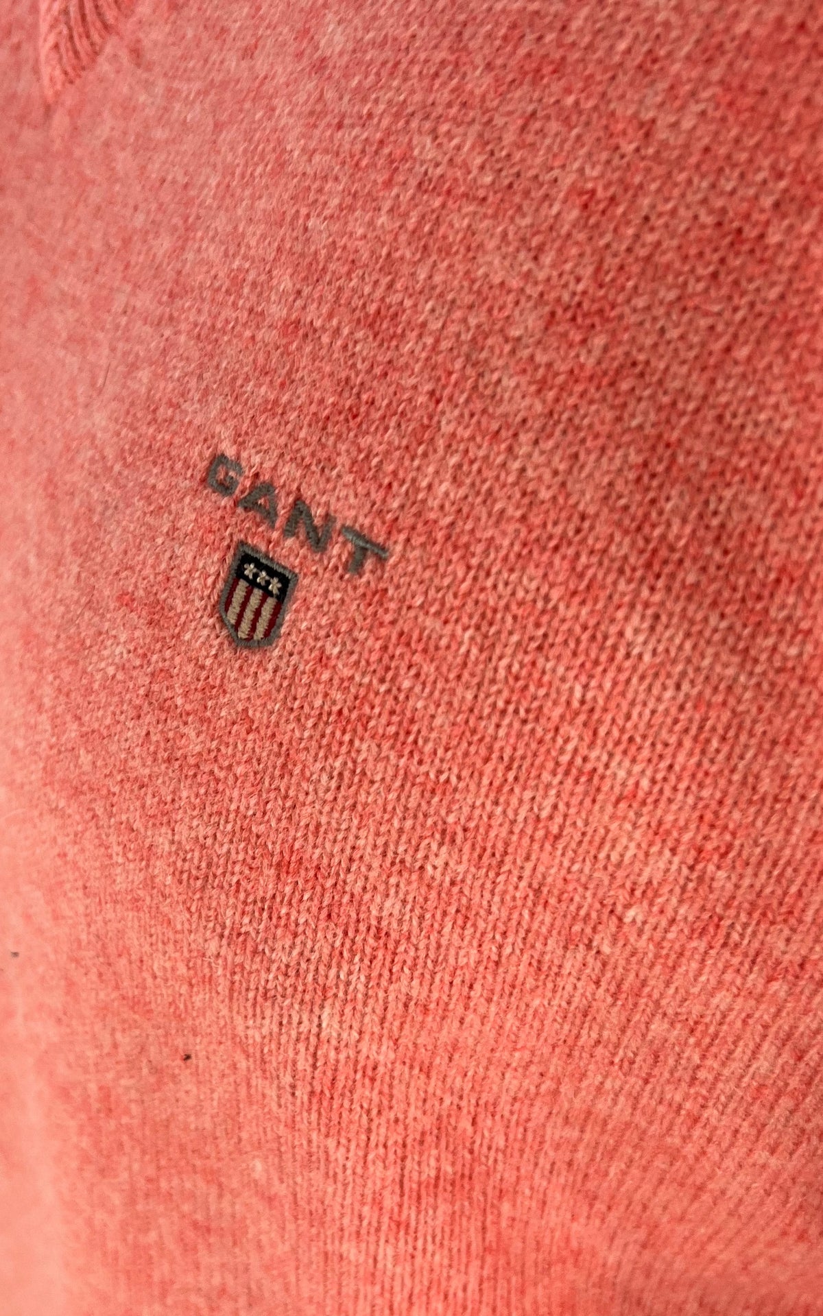 GANT MENS Lambswool V-Neck Sweater – Coral Pink