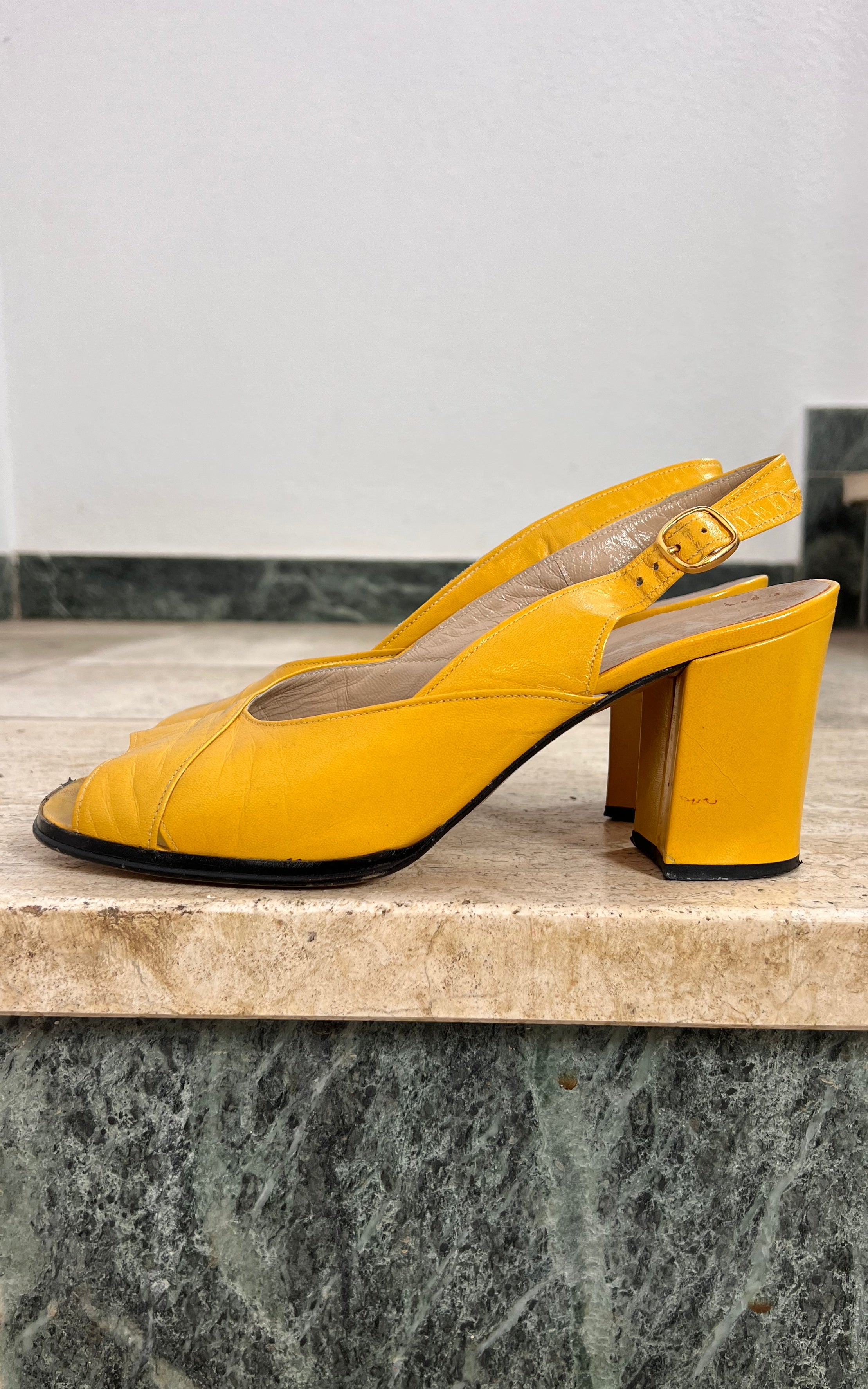Vintage 60s Peep Toe Heels 38