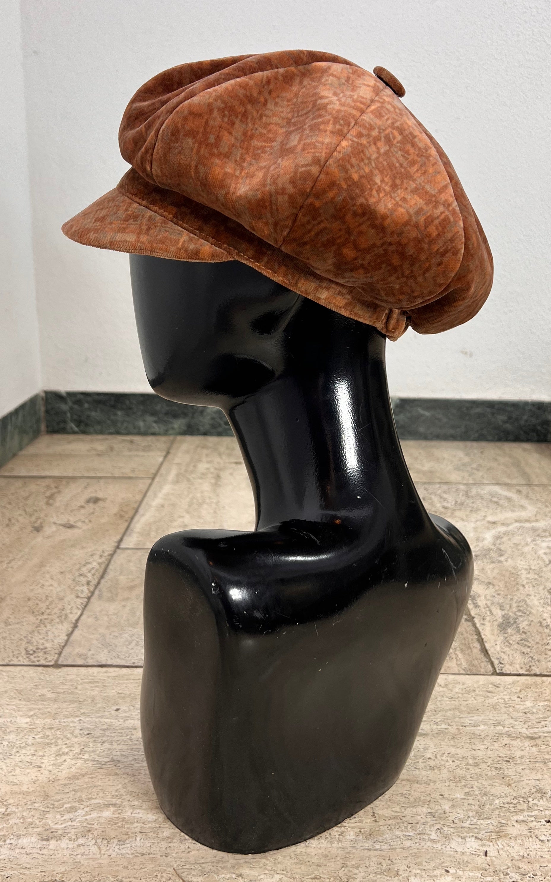 Vintage 70s Baker Boy Velvet Hat