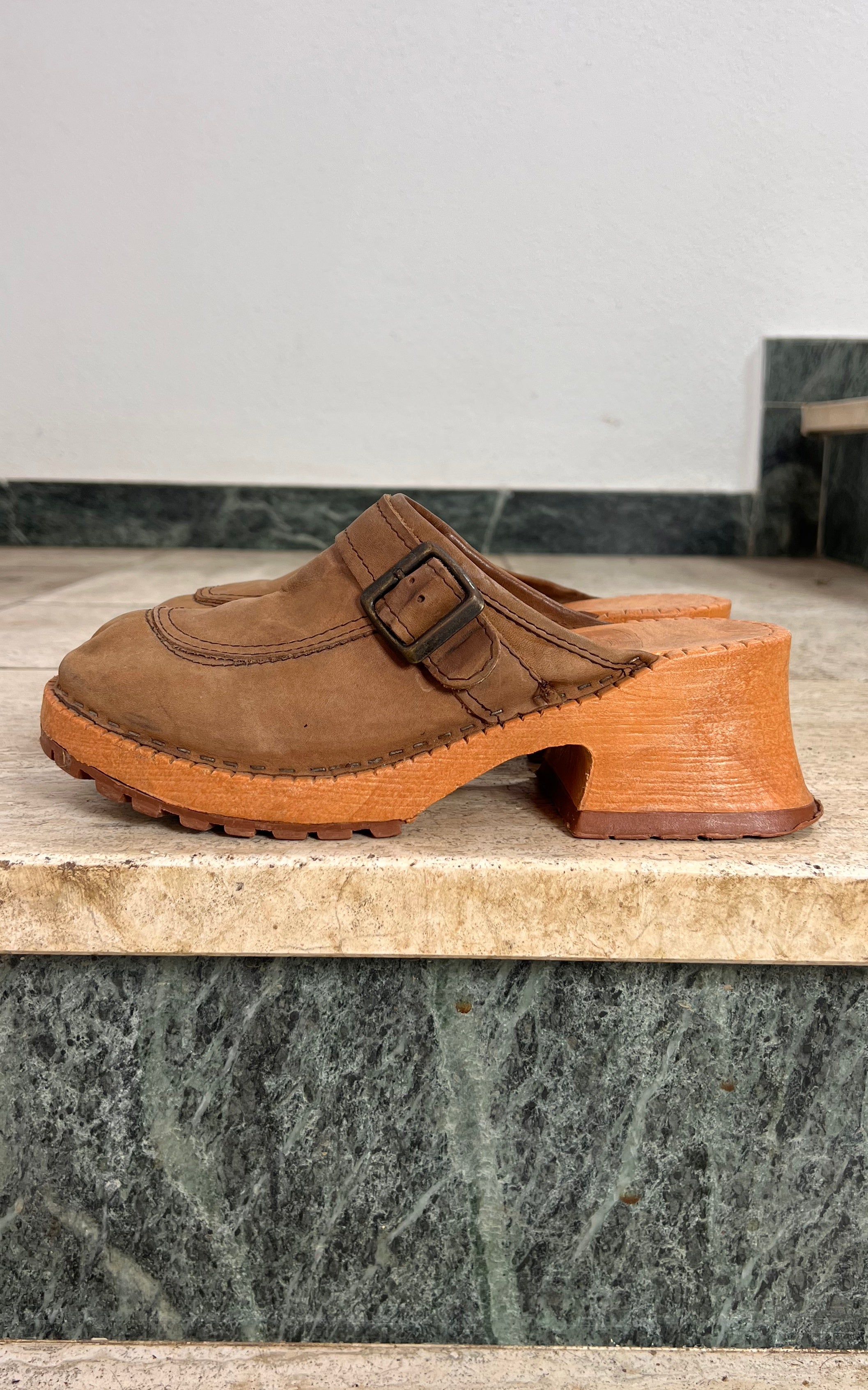 Vintage 70s Clogs 38