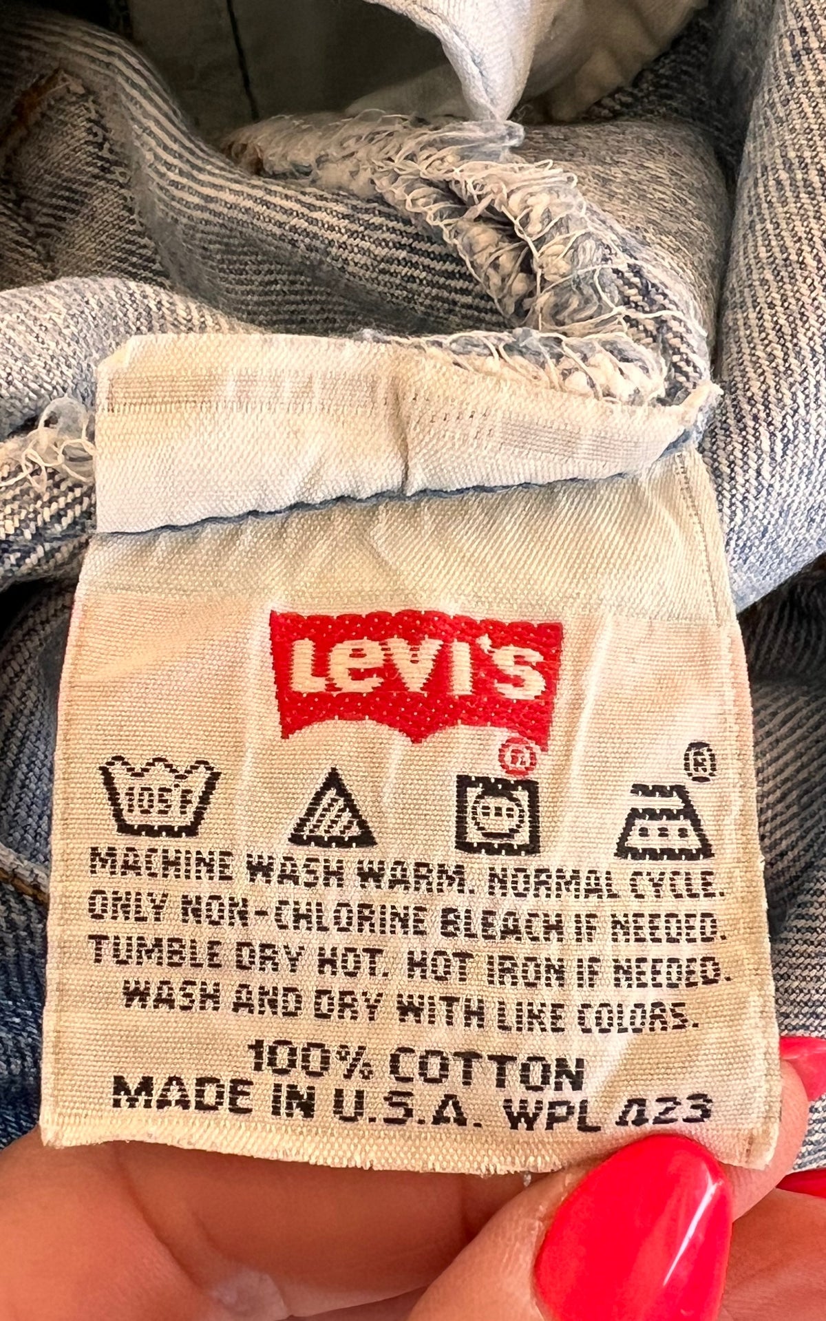 Vintage 1996 Levi’s 501 Jeans – Made in USA