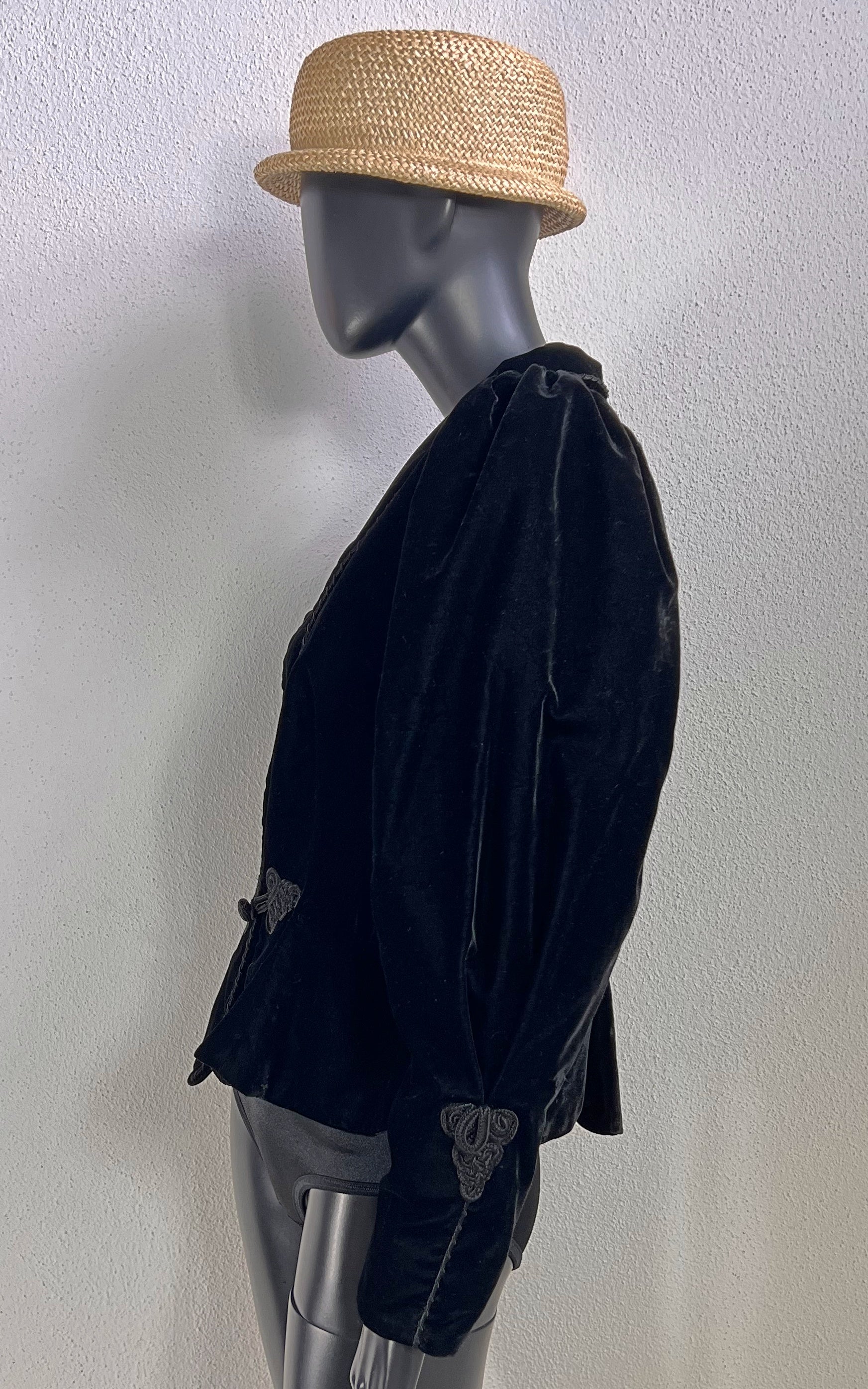 Elegant Vintage Black Velvet Jacket