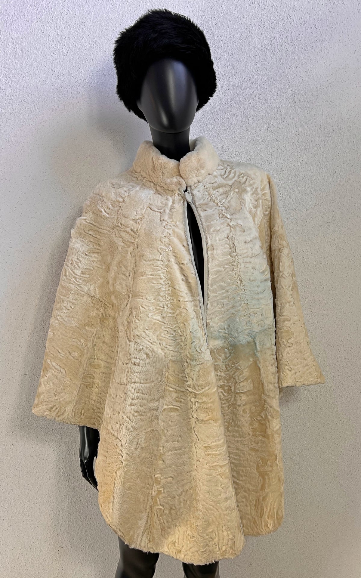 Vintage 70s Ivory Shearling Cape with Geometric Leather Trim