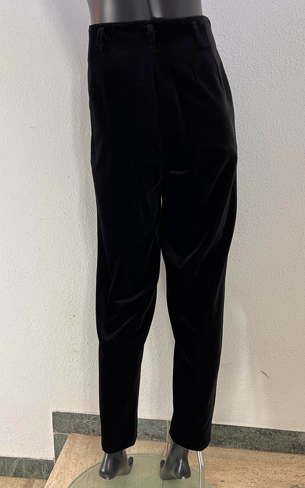 Vintage Black Velvet High-Waisted Trousers – Boutique by Elegance Paris