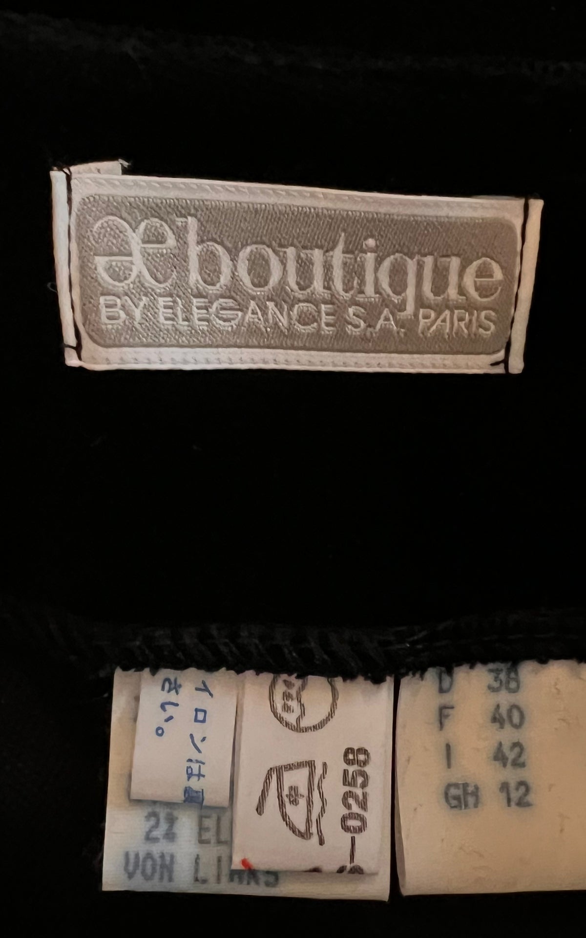 Vintage Black Velvet High-Waisted Trousers – Boutique by Elegance Paris