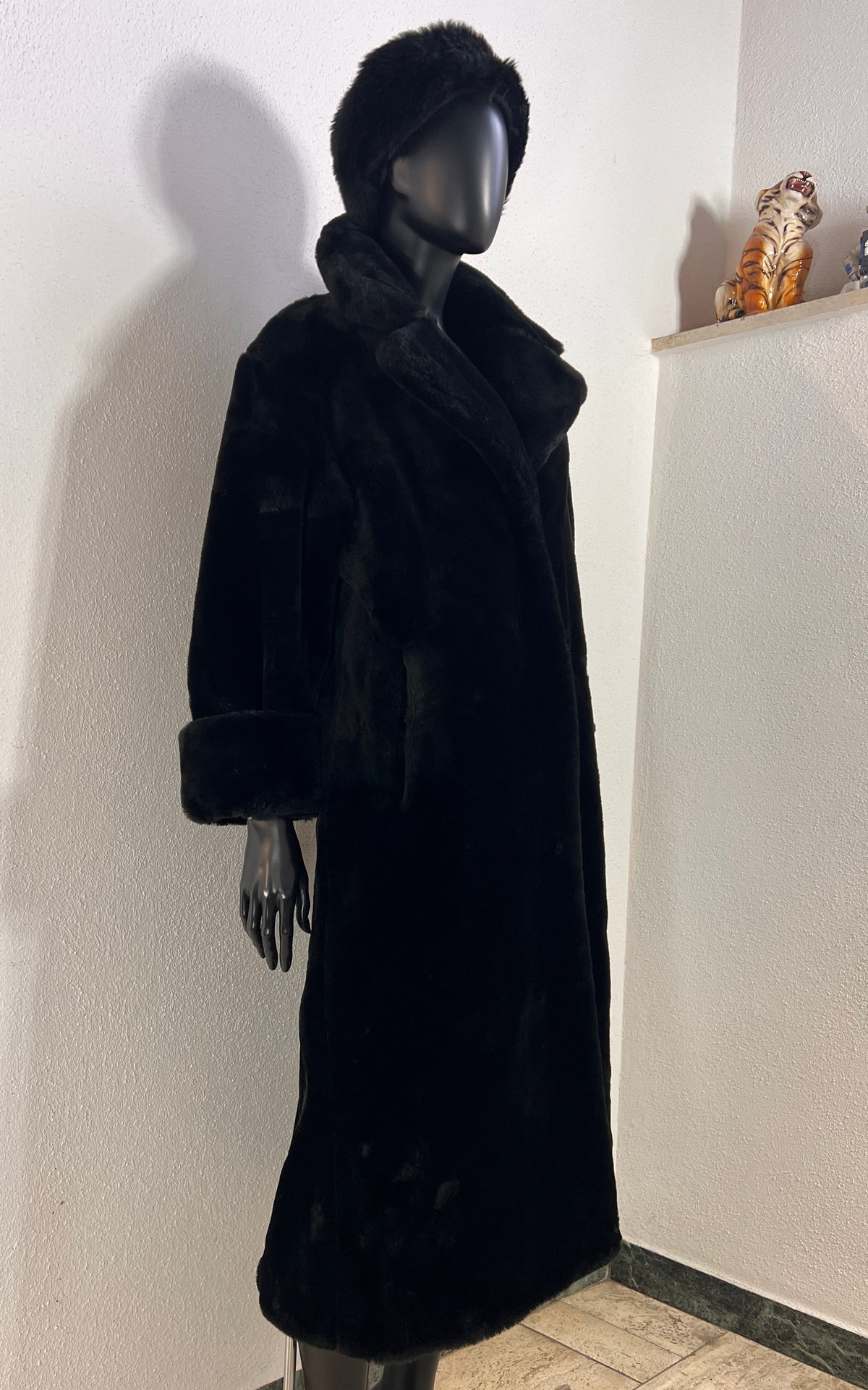 Vintage APART Impressions Black Faux Fur Coat with Statement Collar