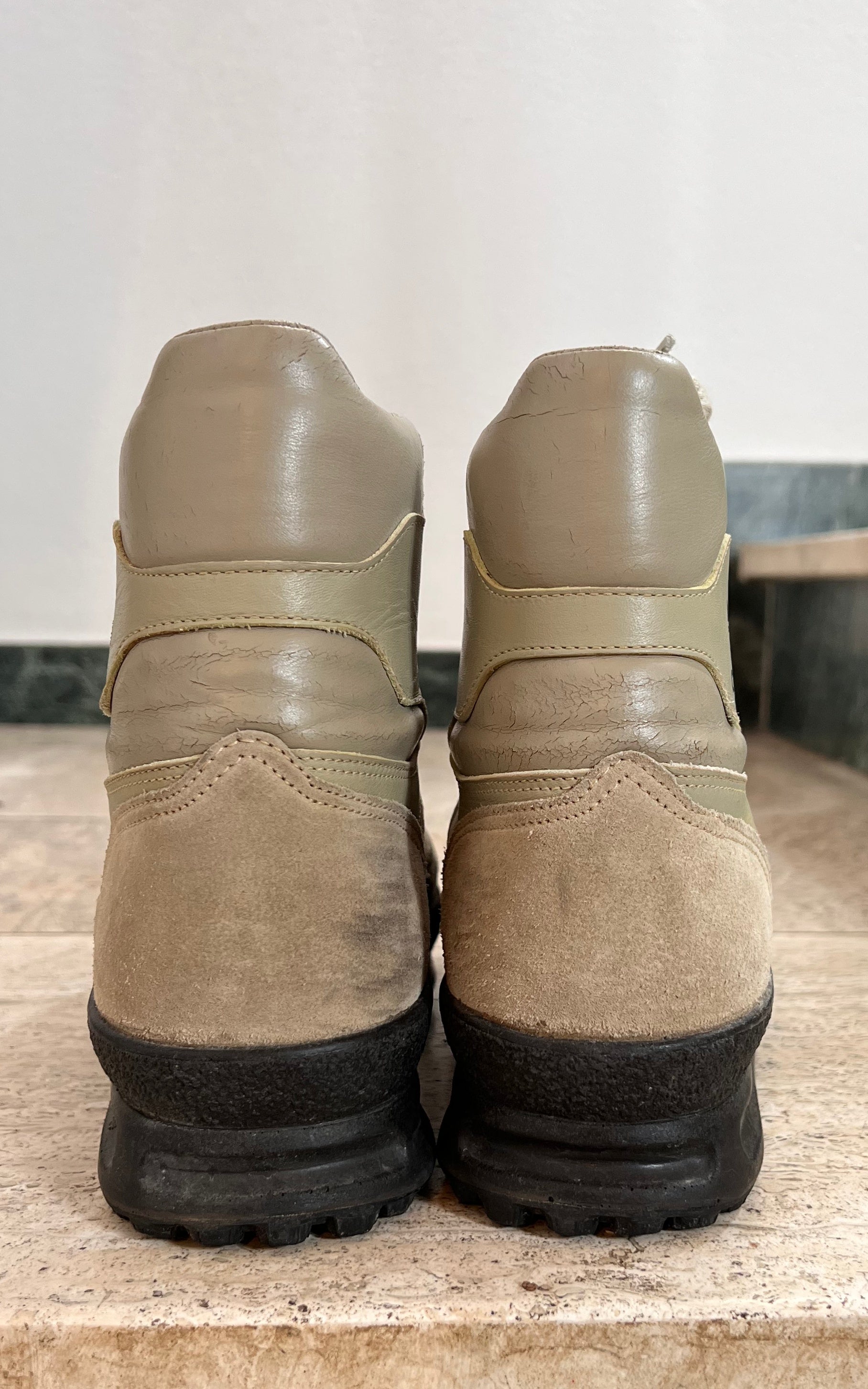 Vintage 80s Adidas Alaska Trekking Boots 40