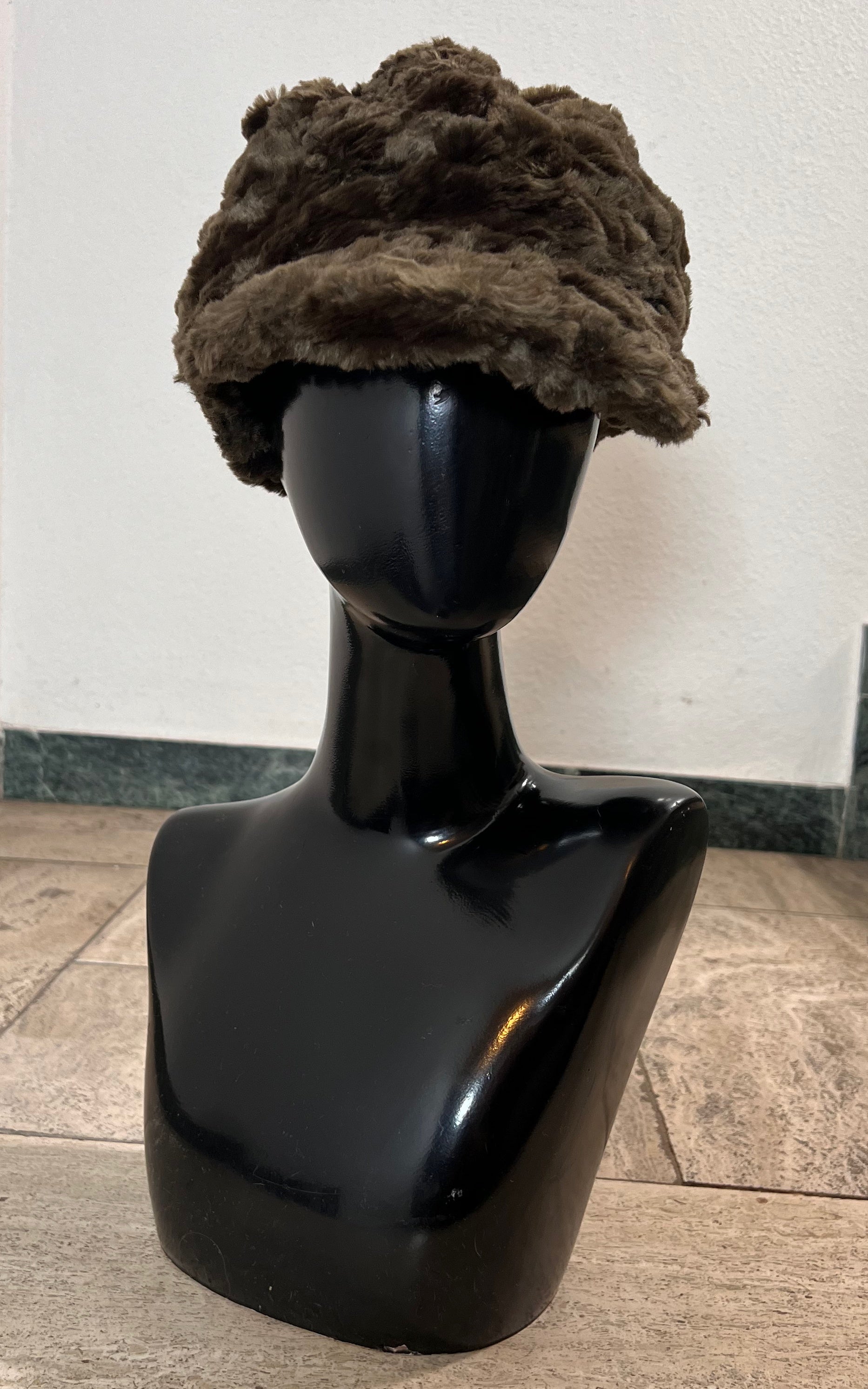 Vintage 70s Fluffy Baker Boy Hat