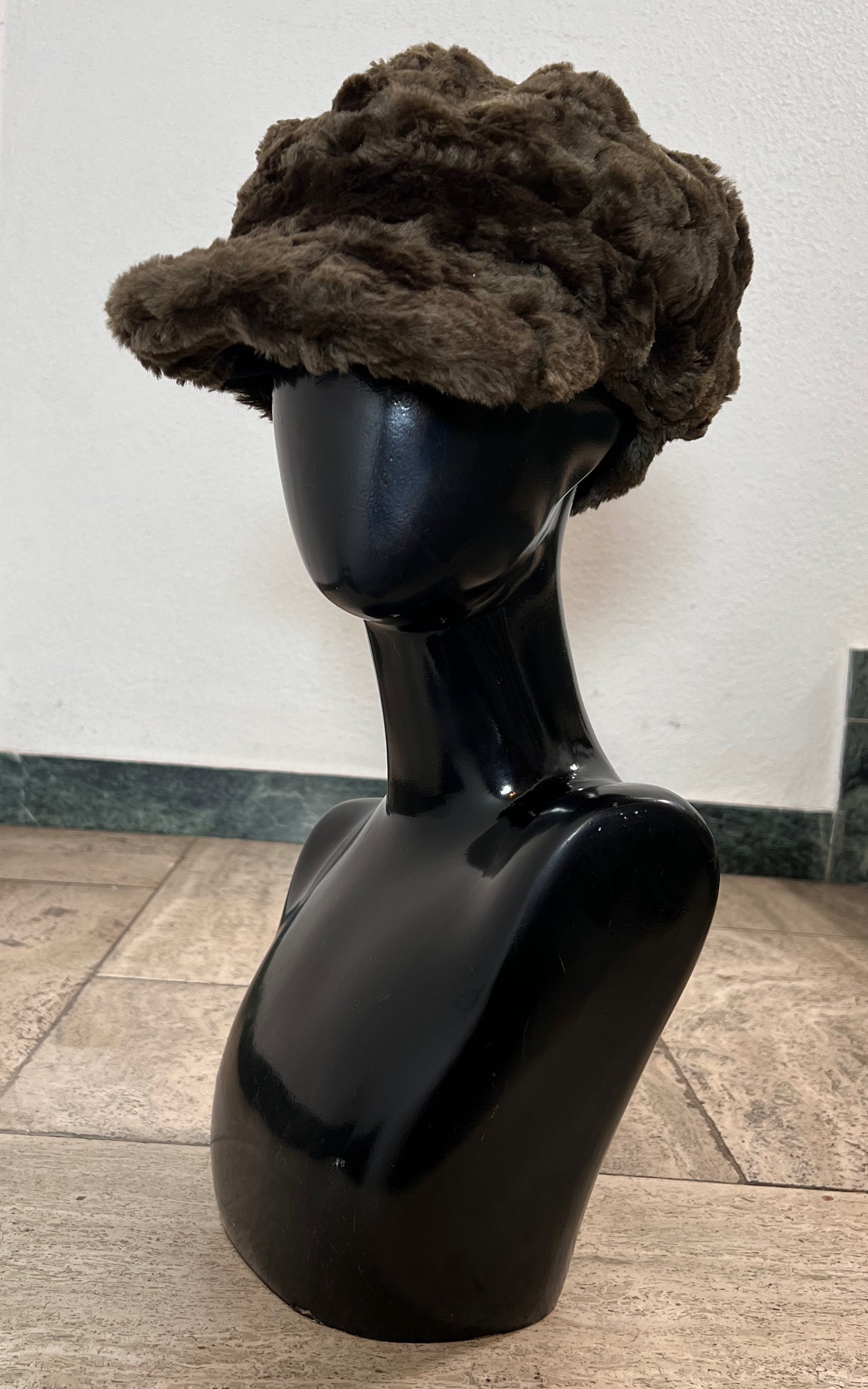 Vintage 70s Fluffy Baker Boy Hat