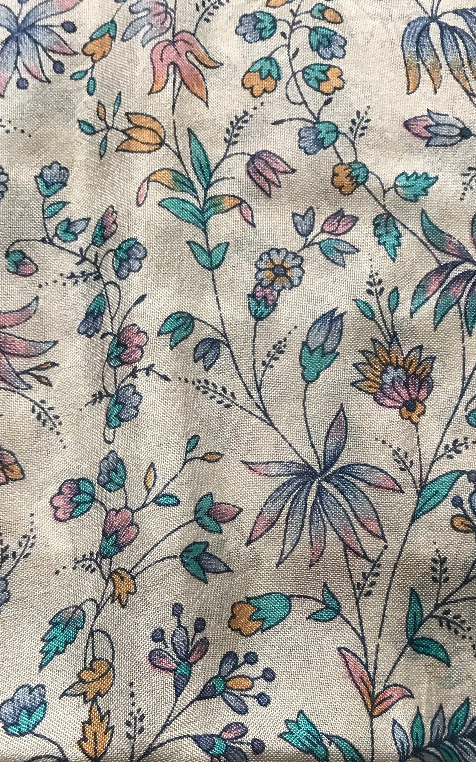 Bellissimo abito lungo realizzato in seta sari riciclata