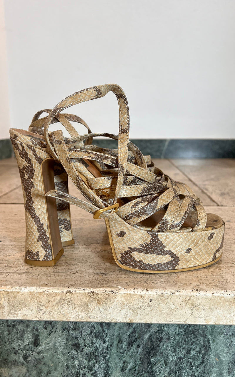 Vintage 90s Platforms 39
