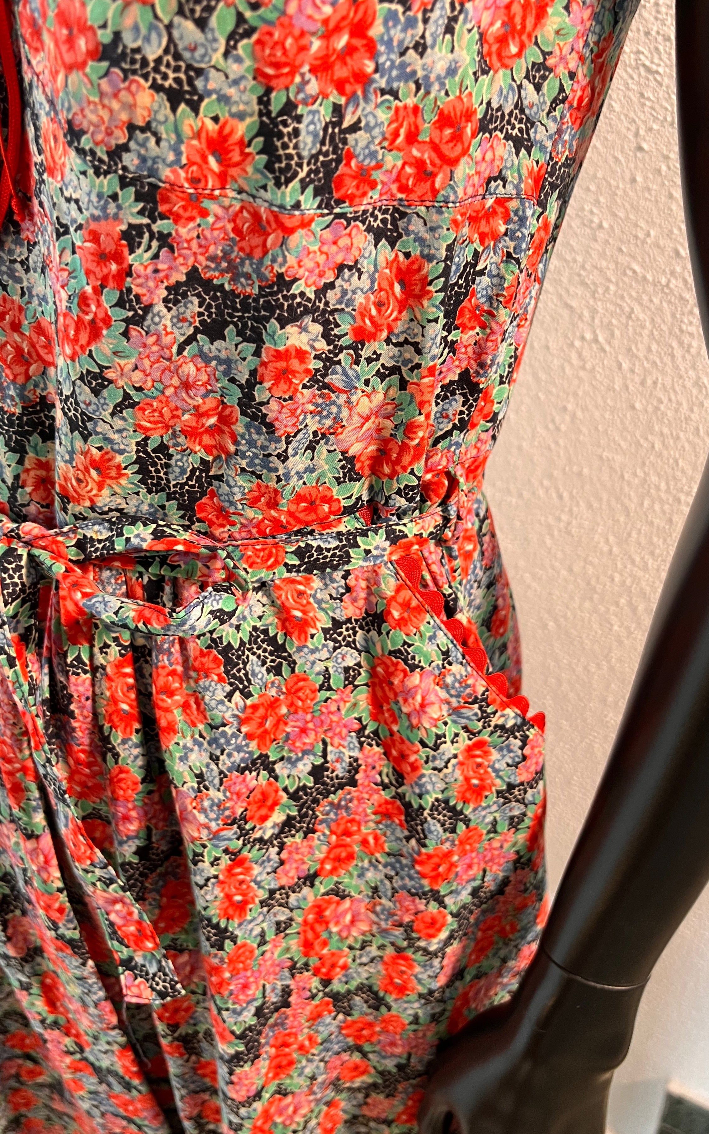 Vintage 70s Betty Barclay Flower Dress