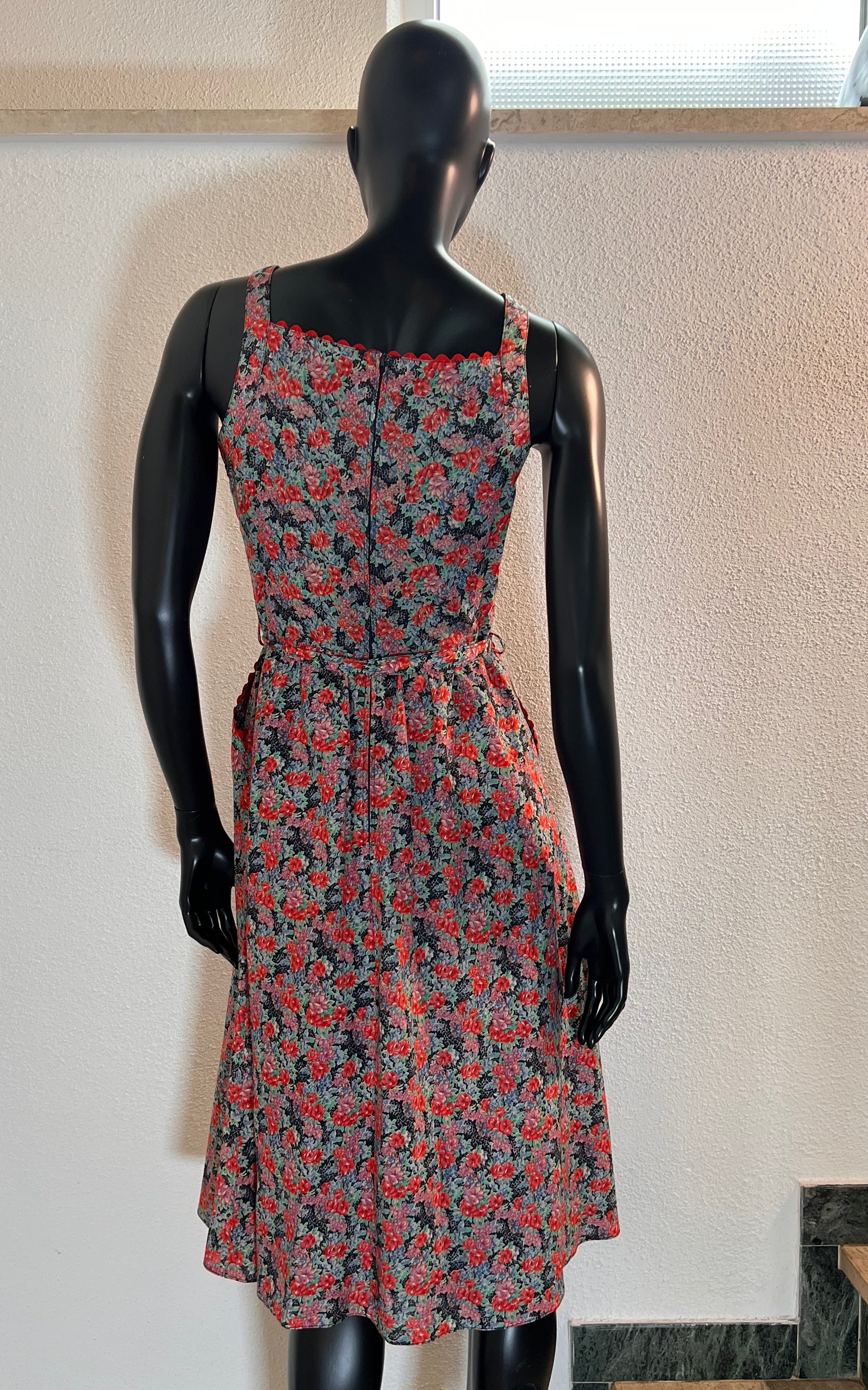 Vintage 70s Betty Barclay Flower Dress