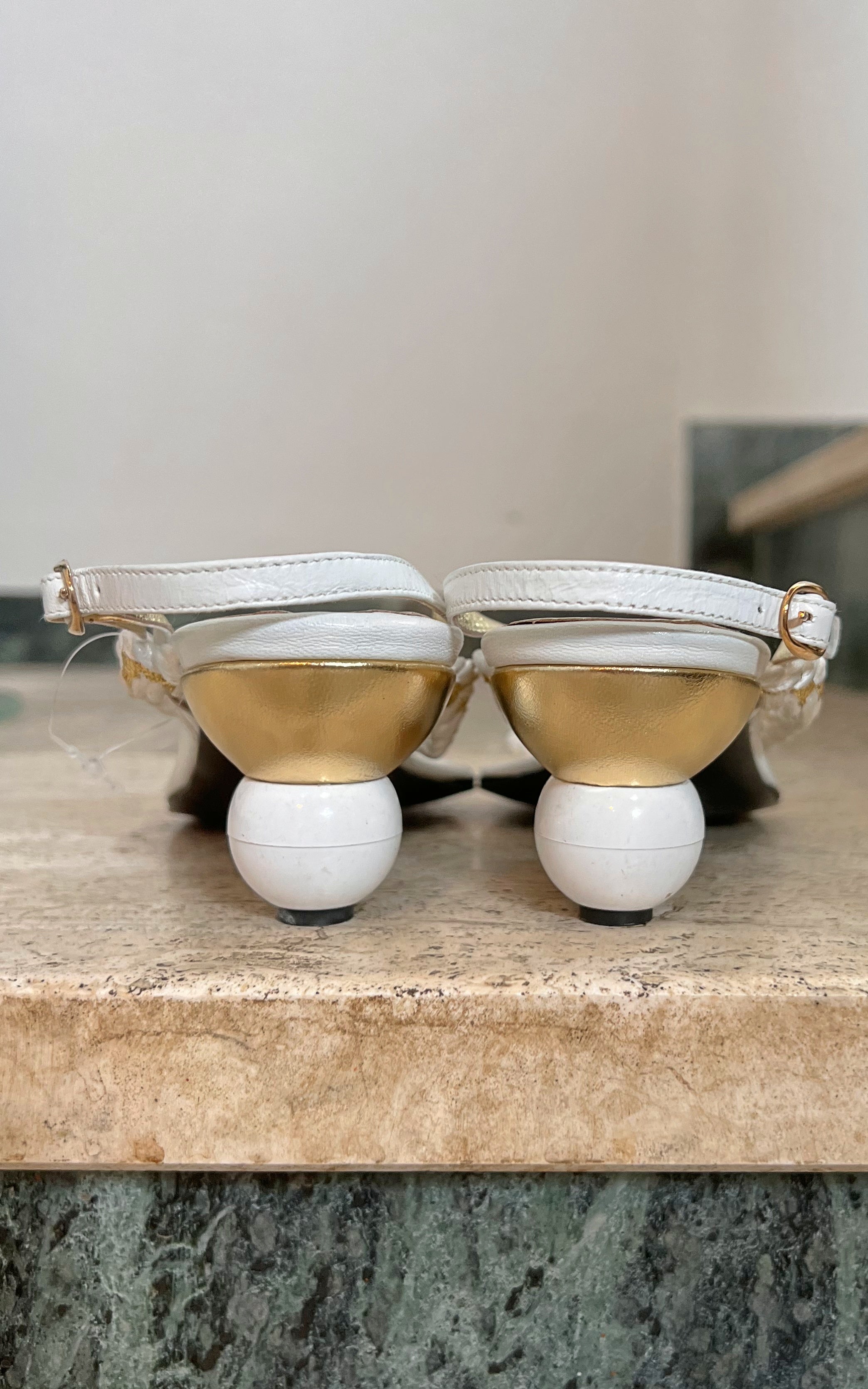 Vintage 60s Enzo Albanese Rhinestone Shell Sandals 36