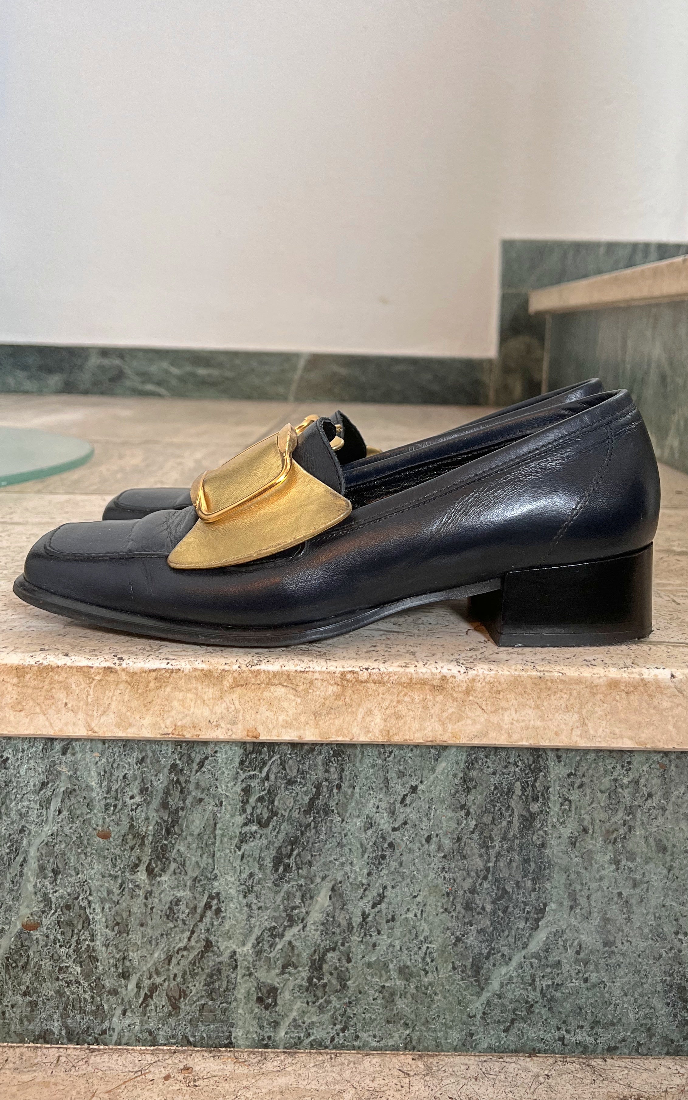 Vintage Golden Bow Loafers 38