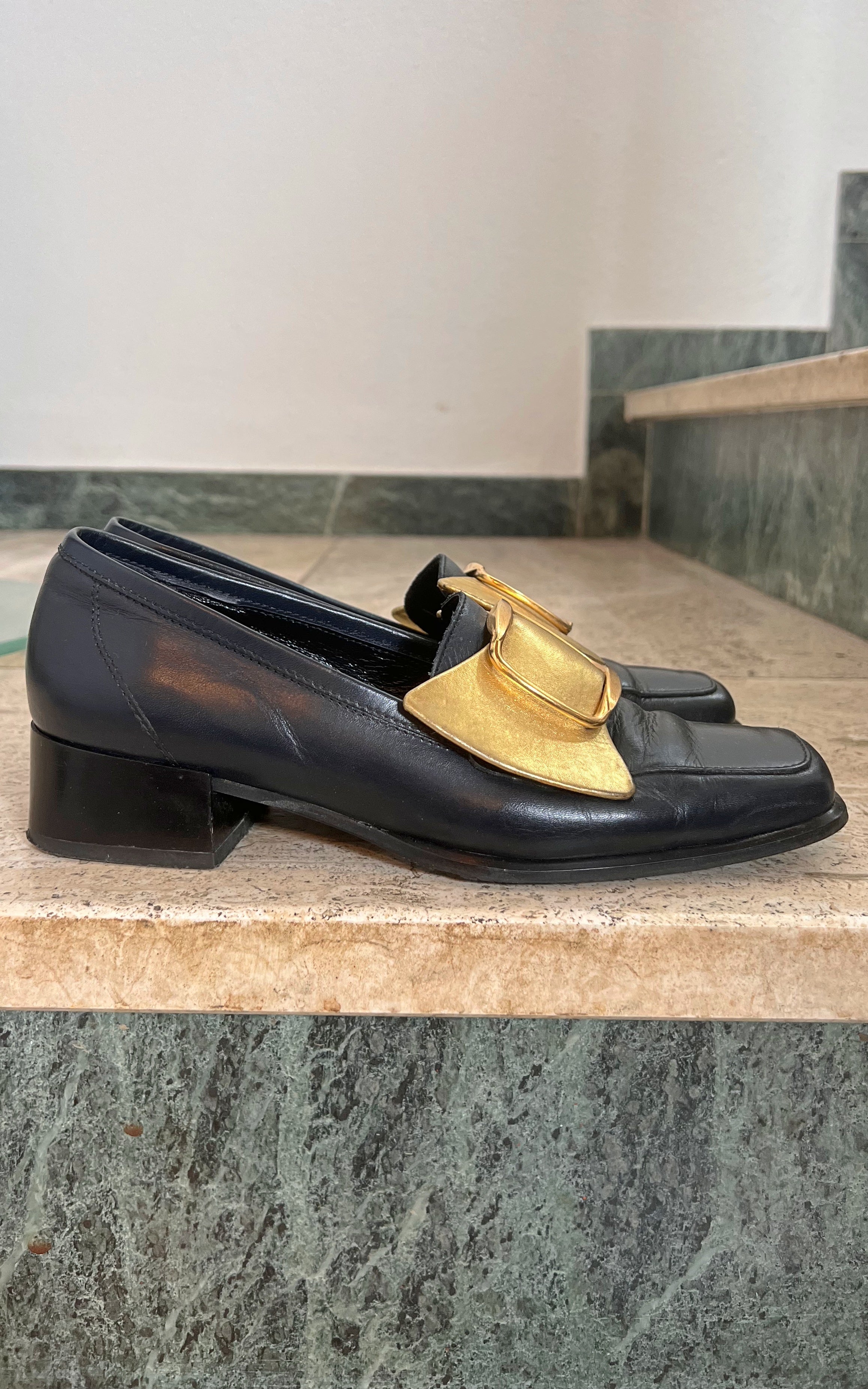 Vintage Golden Bow Loafers 38