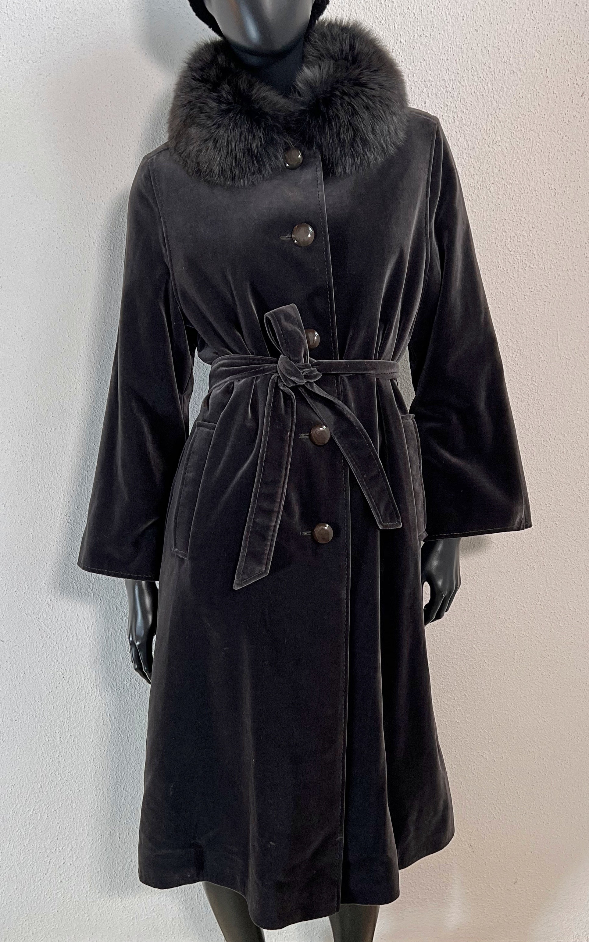 Vintage 70s Darkgrey Velvet Coat