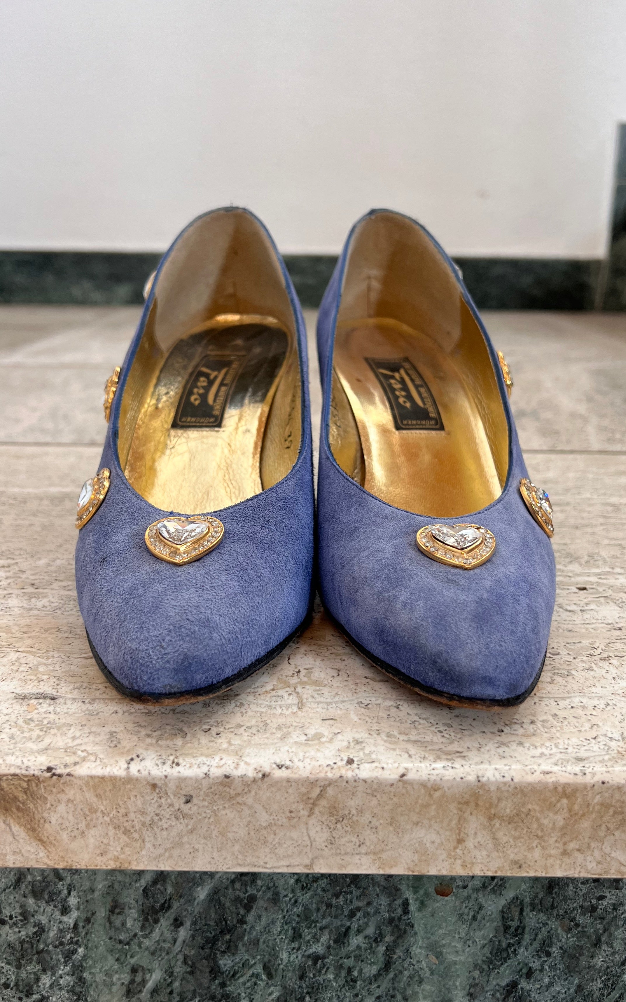 Vintage Suede Heart Wedges 39