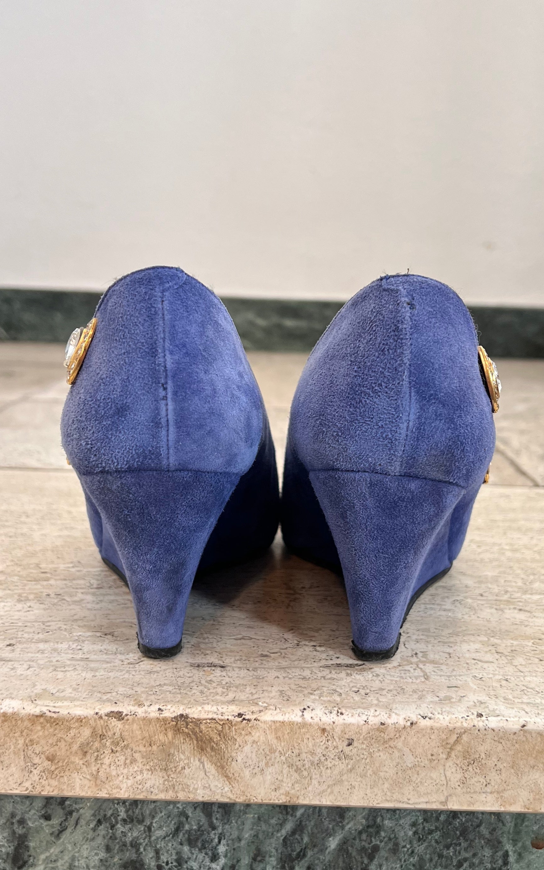 Vintage Suede Heart Wedges 39