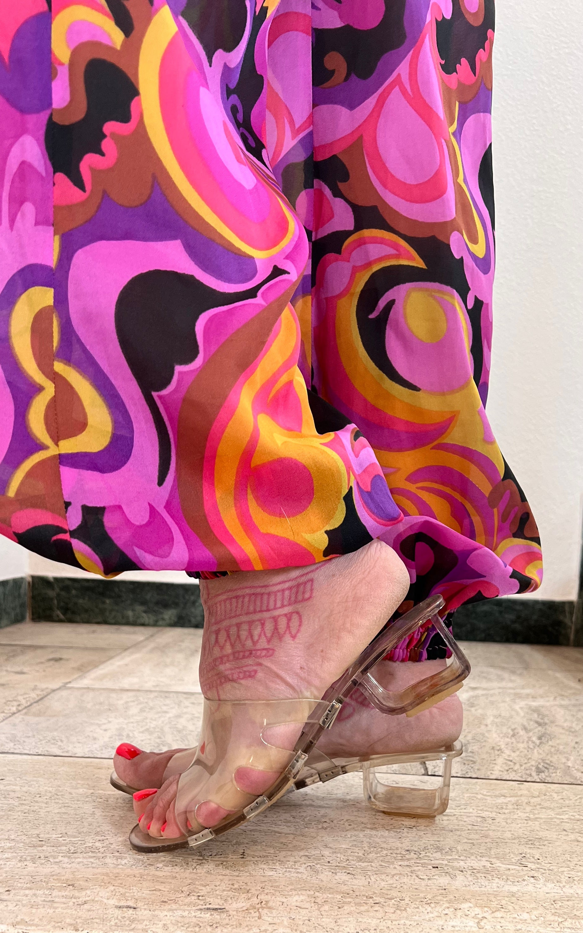 Vintage 60s Clear Mules 40