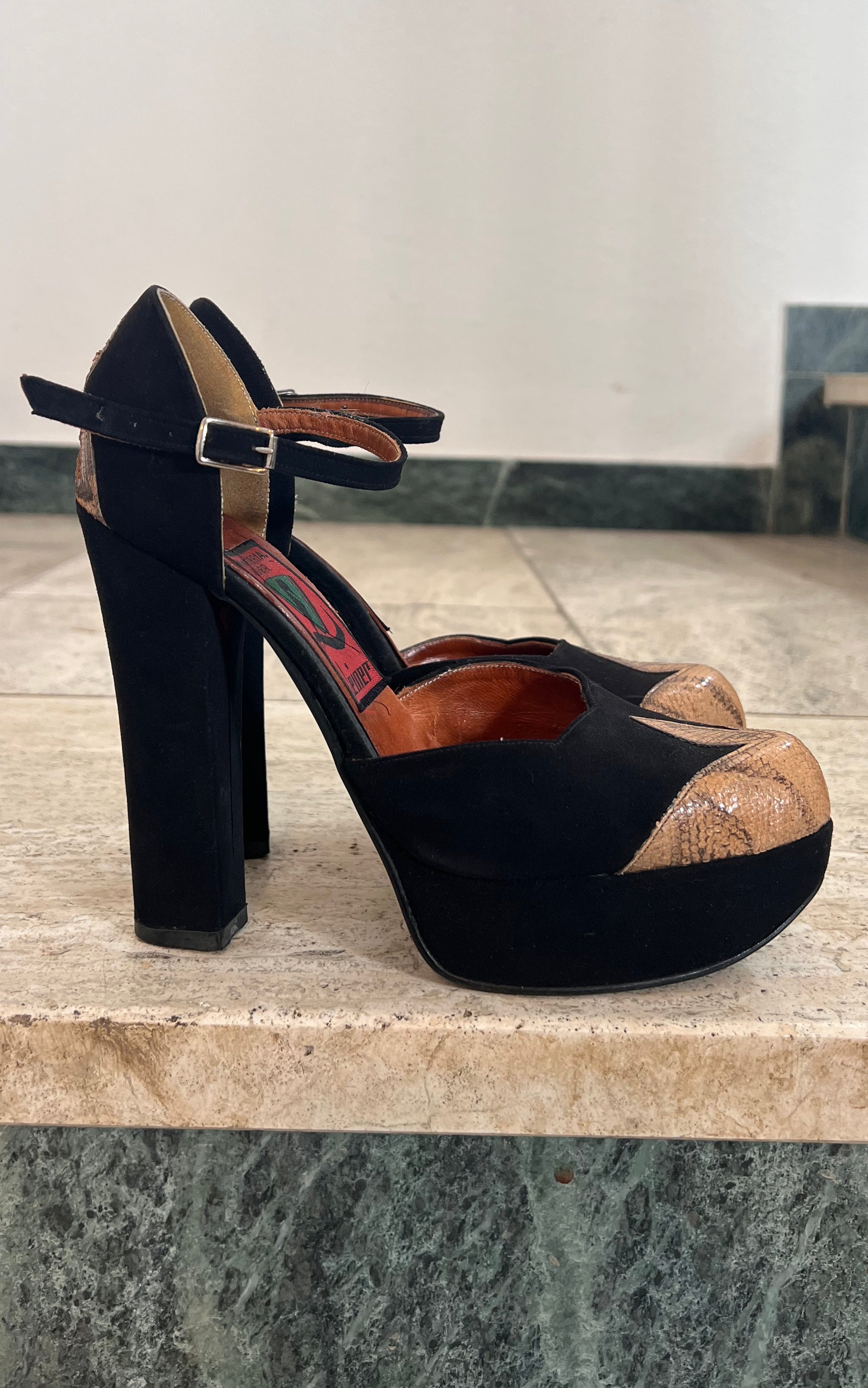 Vintage 70s Platform Heels 36