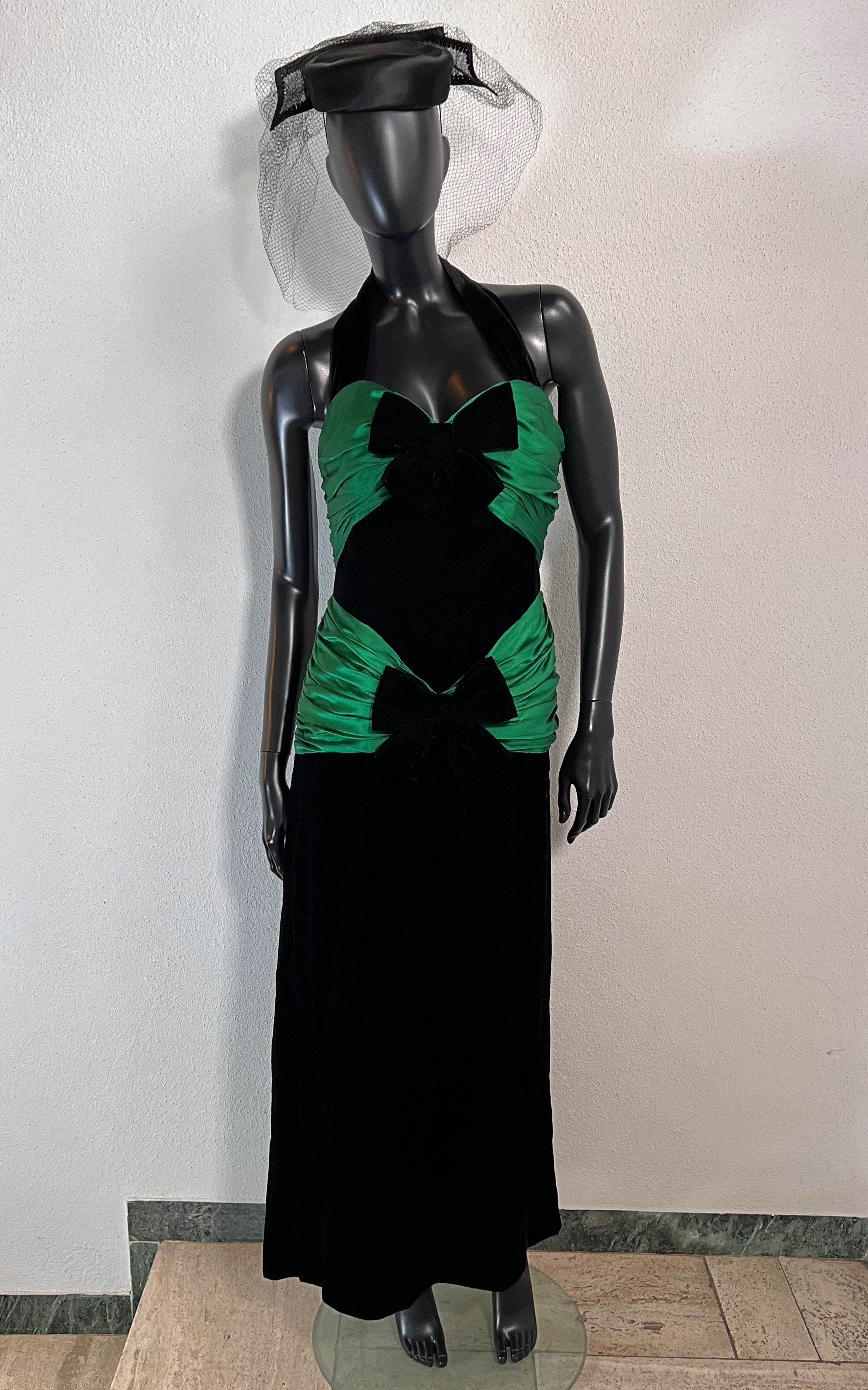 Vintage 80s Oscar de La Renta Evening Dress